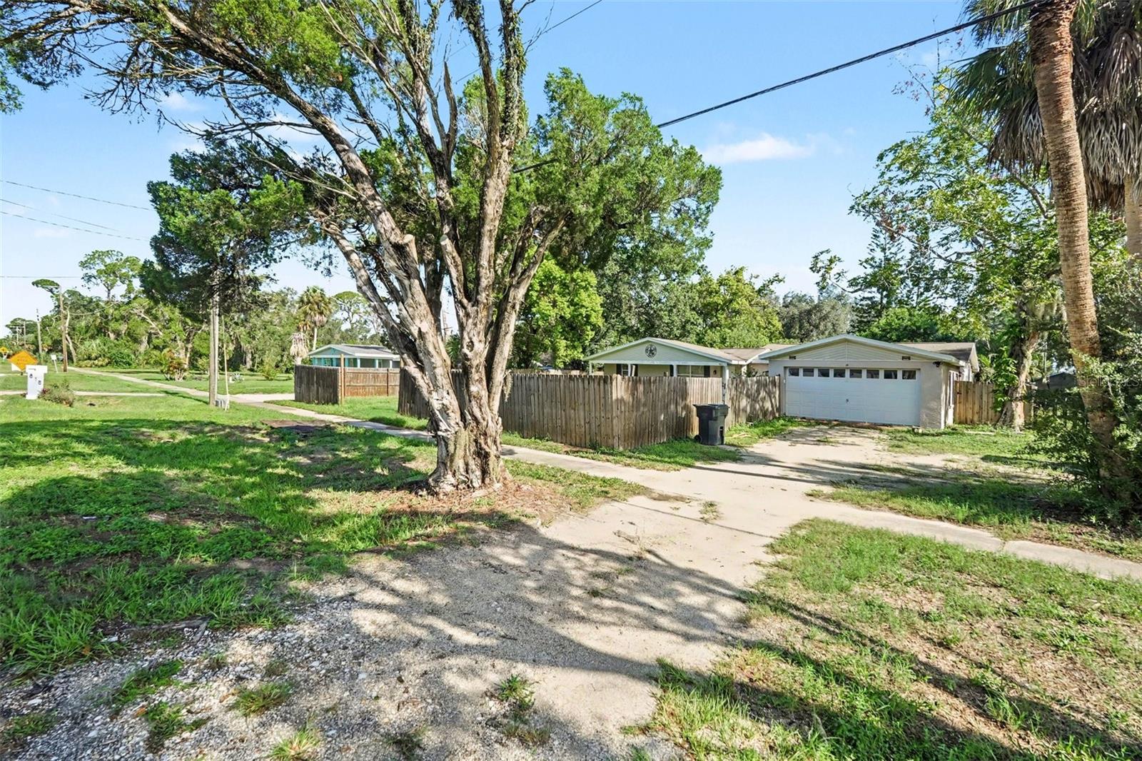 805 W College Ave, Ruskin