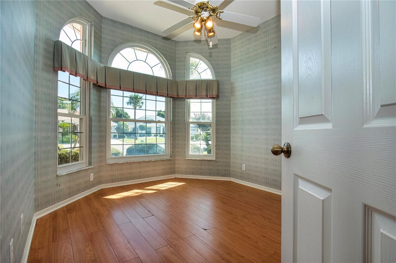 2424 E DEL WEBB BLVD