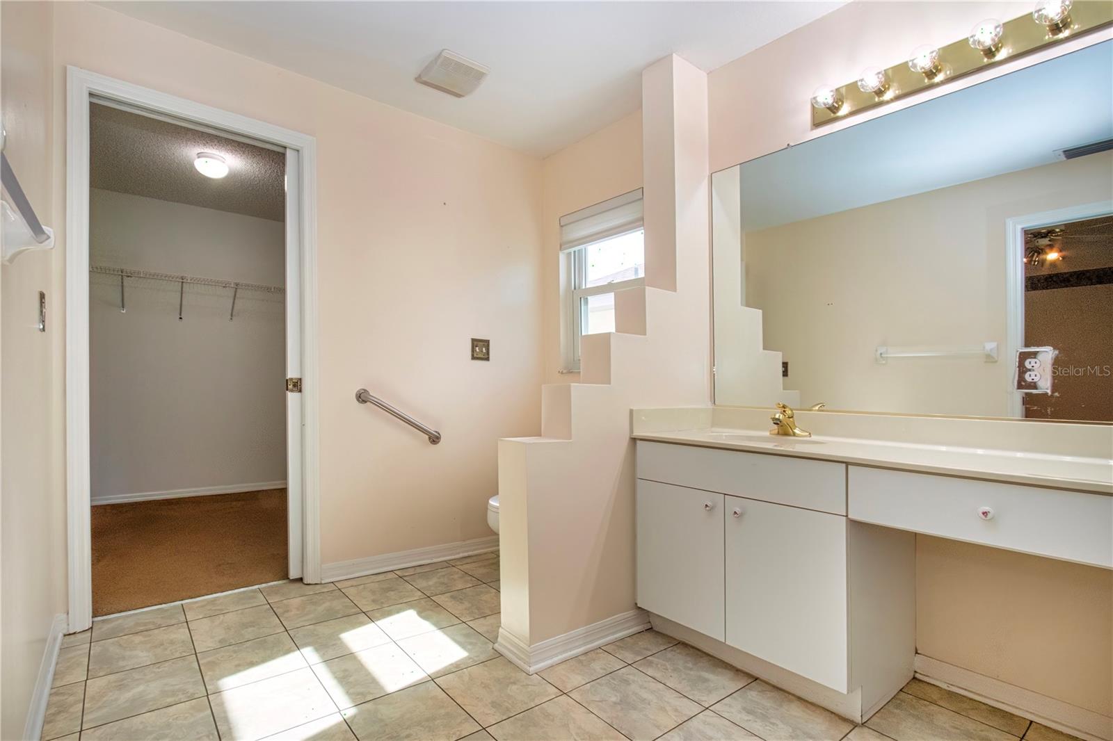 2424 E DEL WEBB BLVD