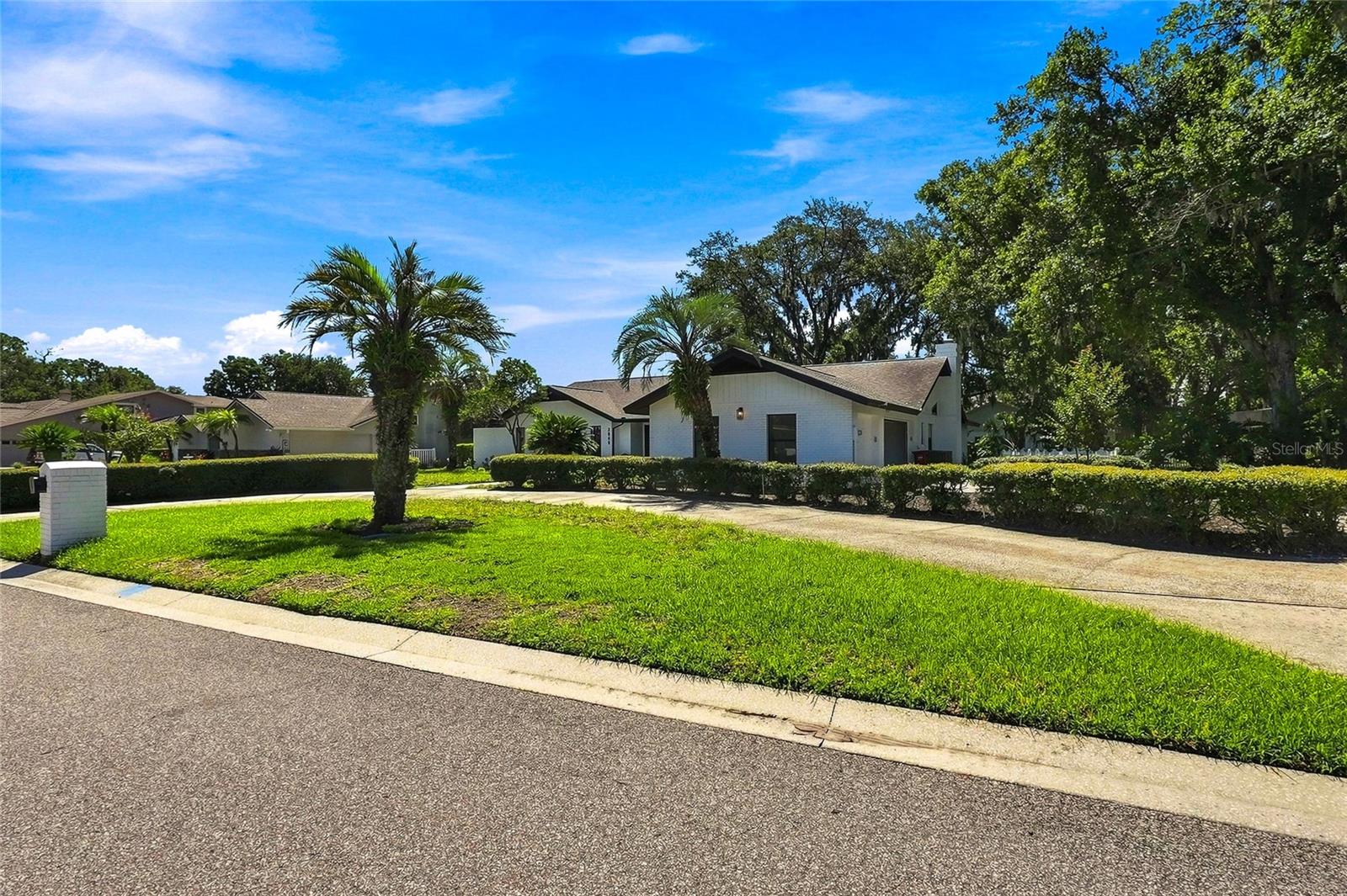 2889 HAMMOCK DR