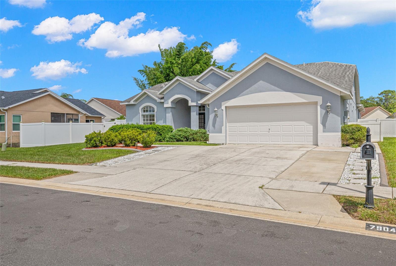 7904 OREGOLD DR