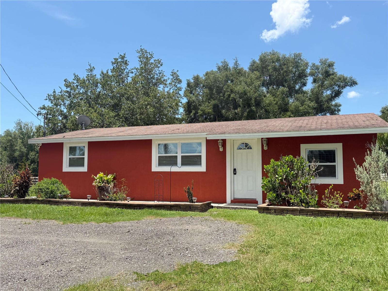 11305 Oak Dr, Riverview