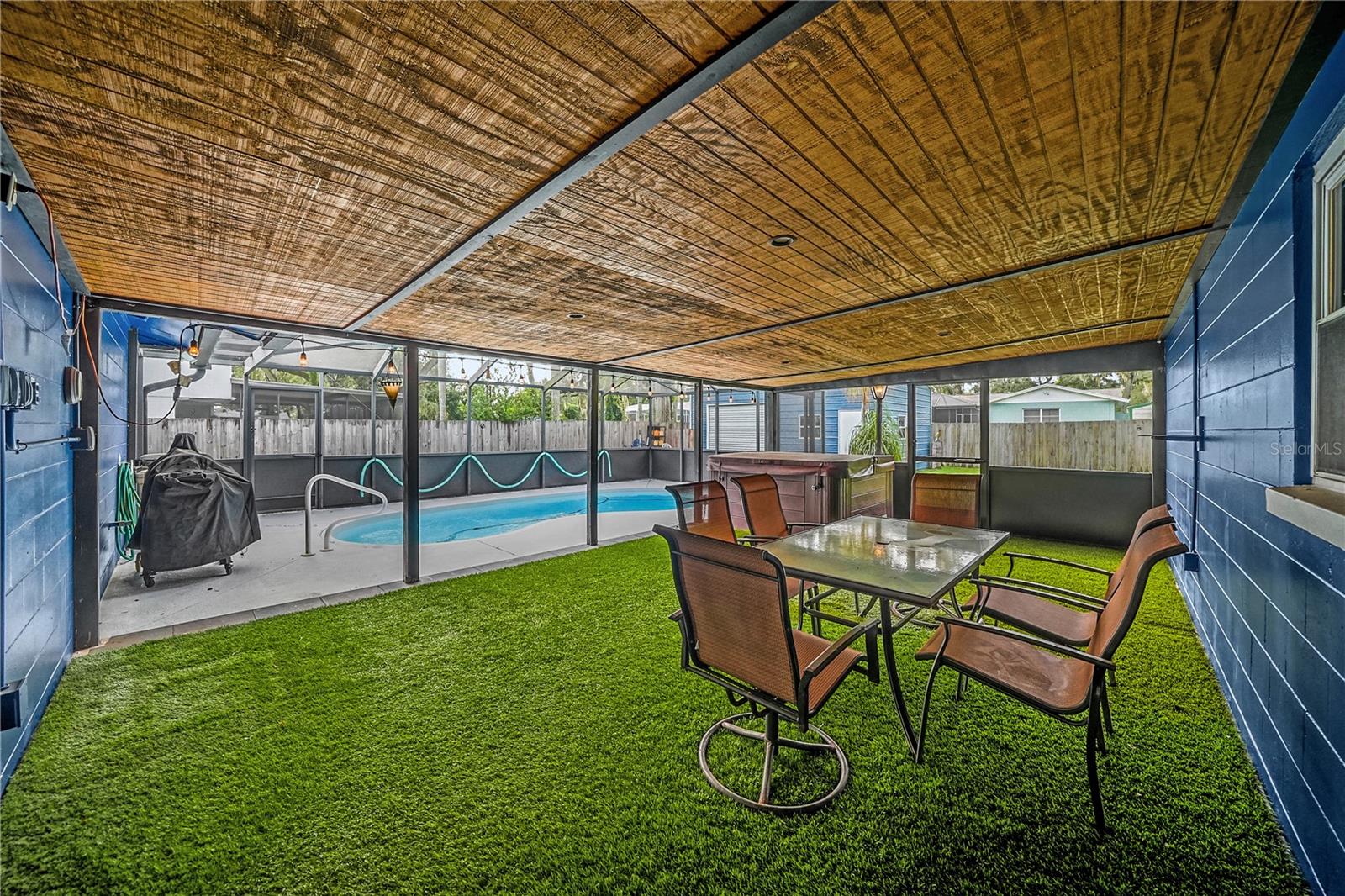 116 WINDY CIR