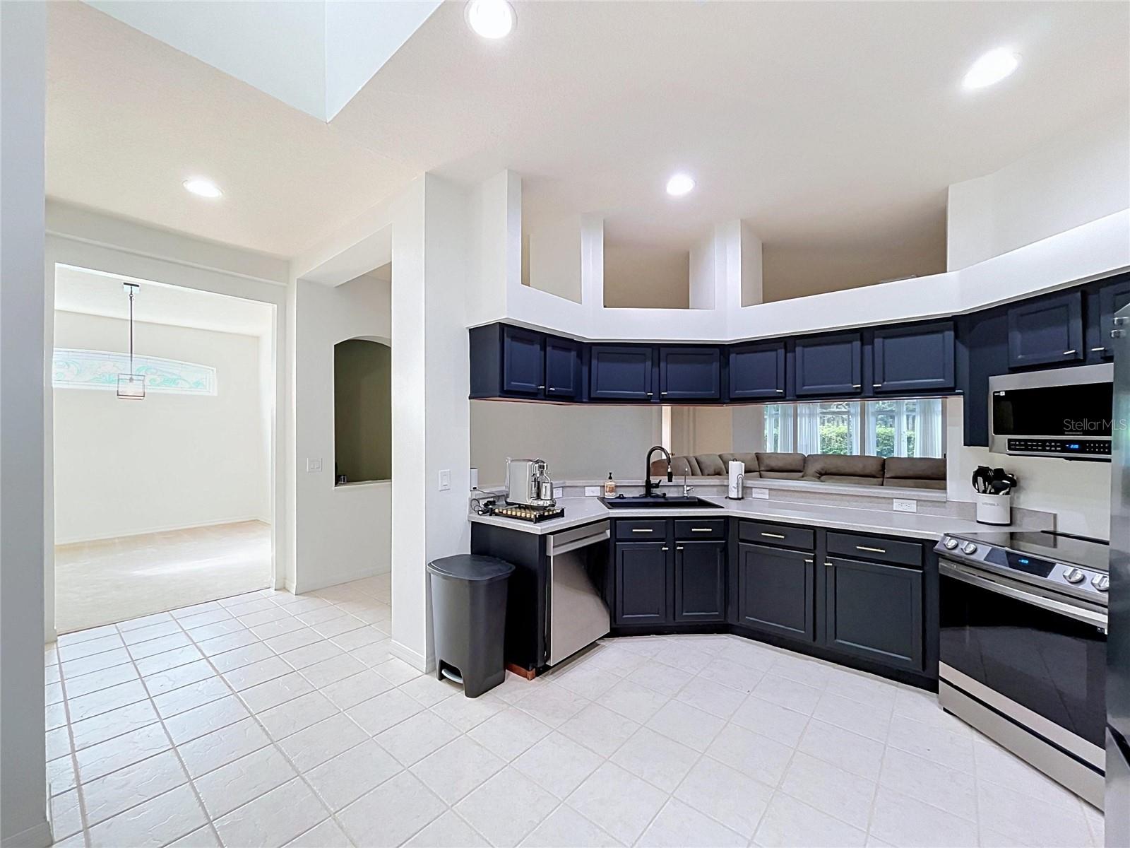 1124 SPLIT SILK ST