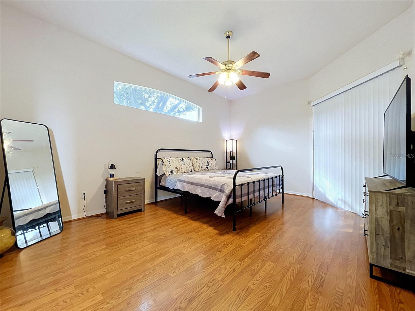 1124 SPLIT SILK ST