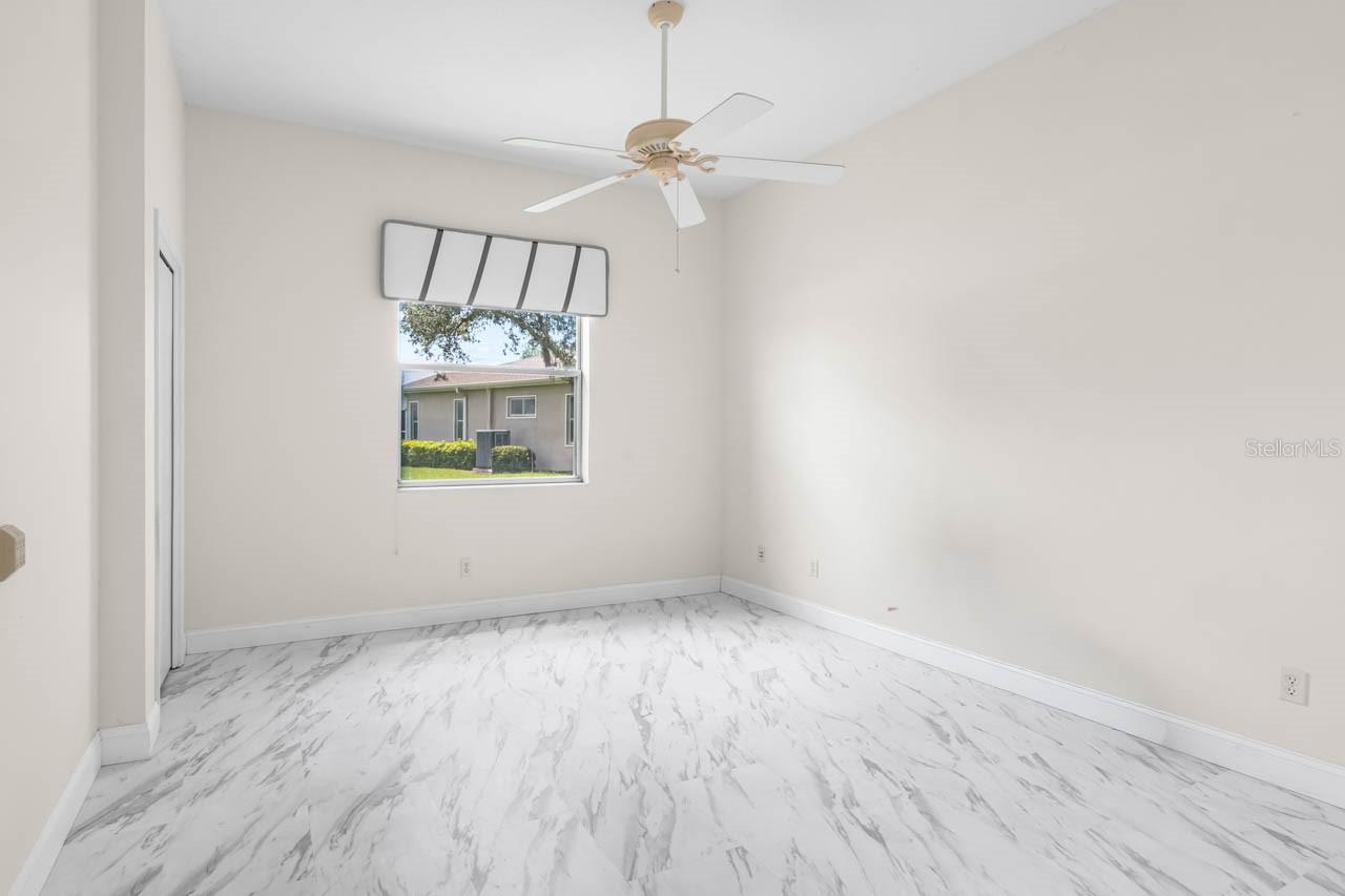 1015 CHELSEA GREENS CT #40