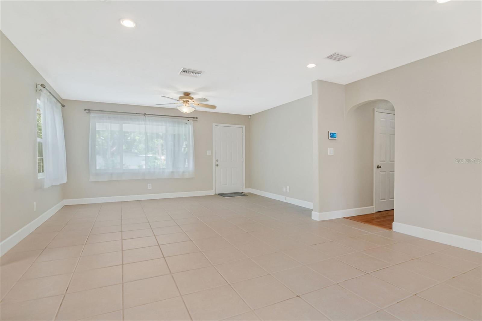 311 N GOMEZ AVE