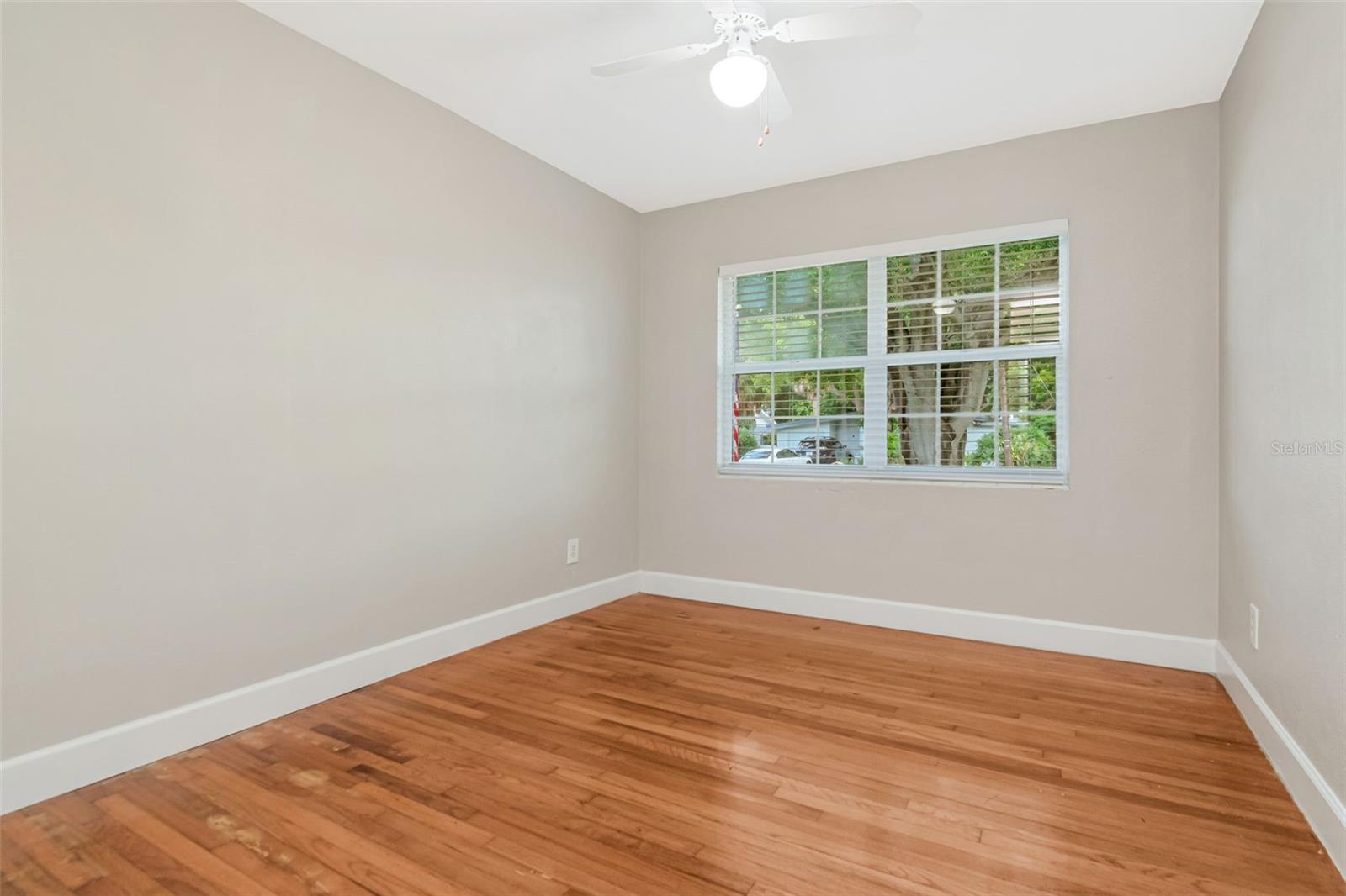 311 N GOMEZ AVE