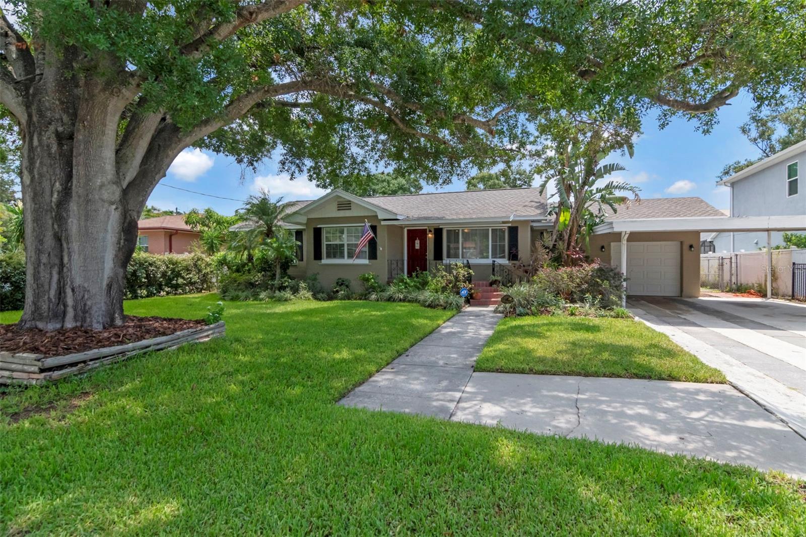 311 N GOMEZ AVE