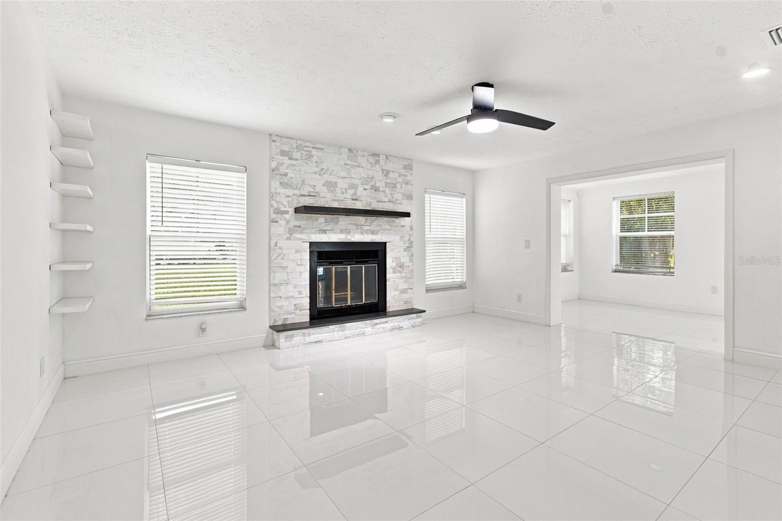 210 LAKE HOBBS RD