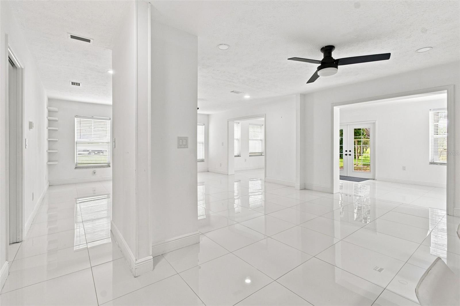 210 LAKE HOBBS RD