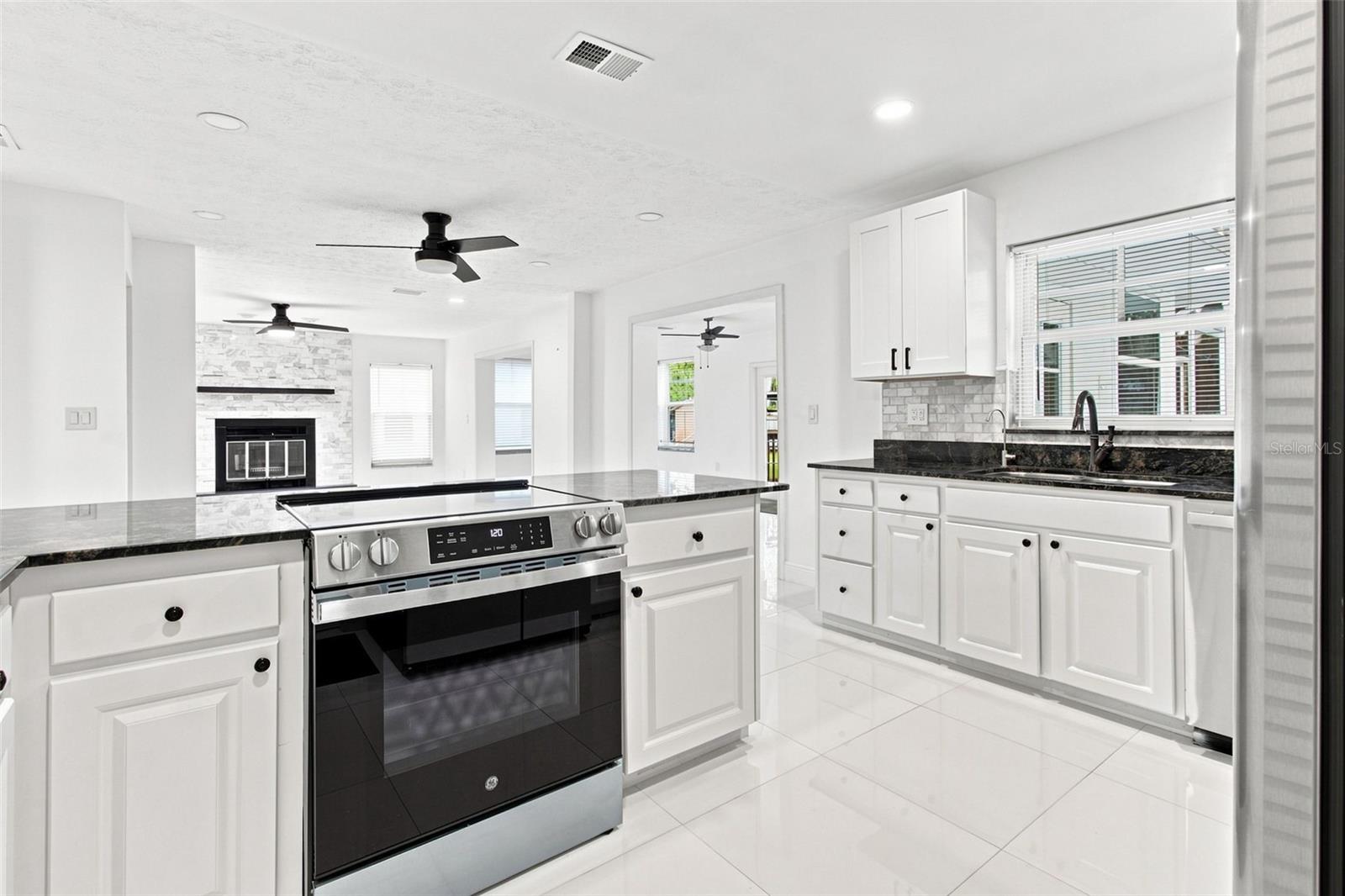 210 LAKE HOBBS RD
