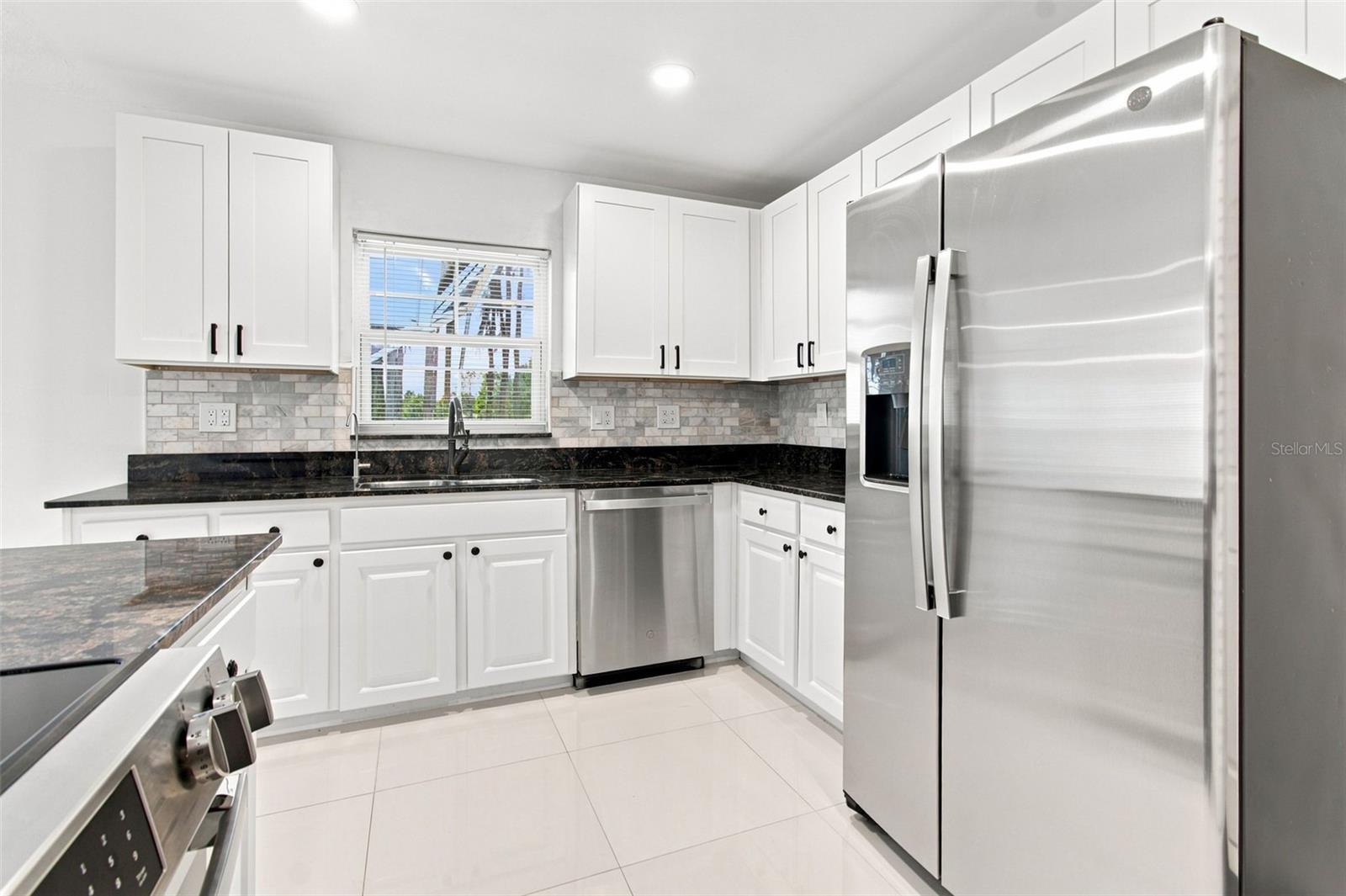 210 LAKE HOBBS RD