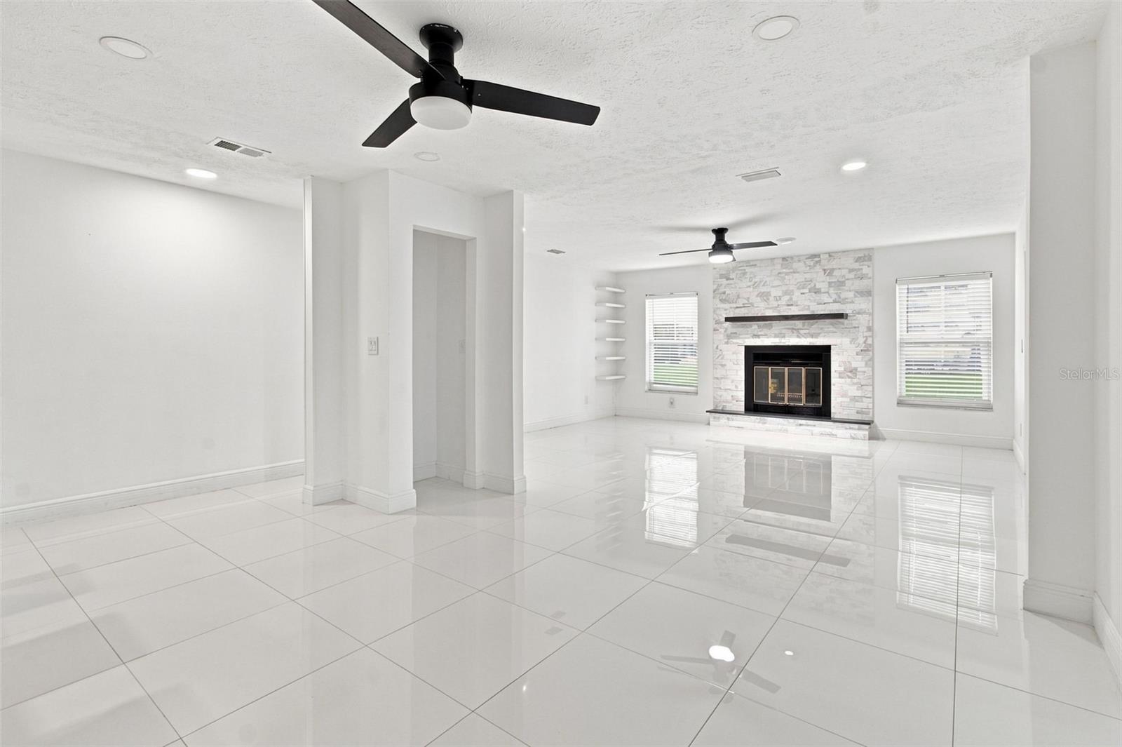 210 LAKE HOBBS RD