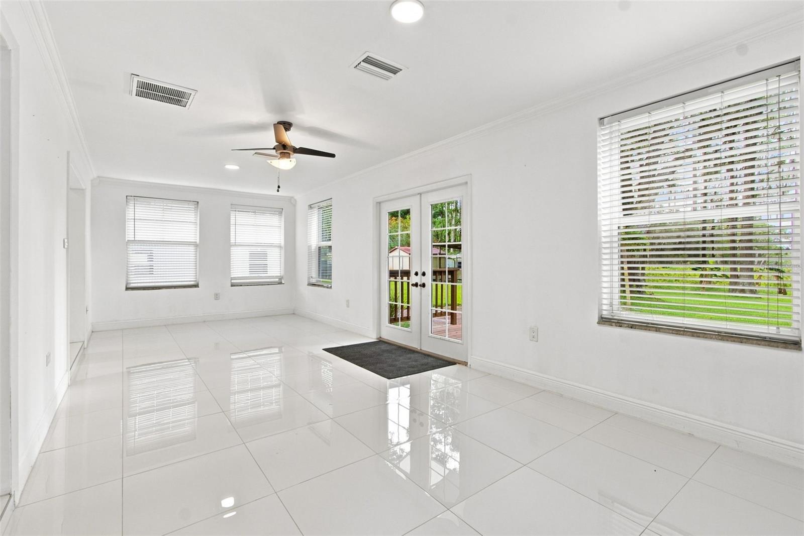 210 LAKE HOBBS RD