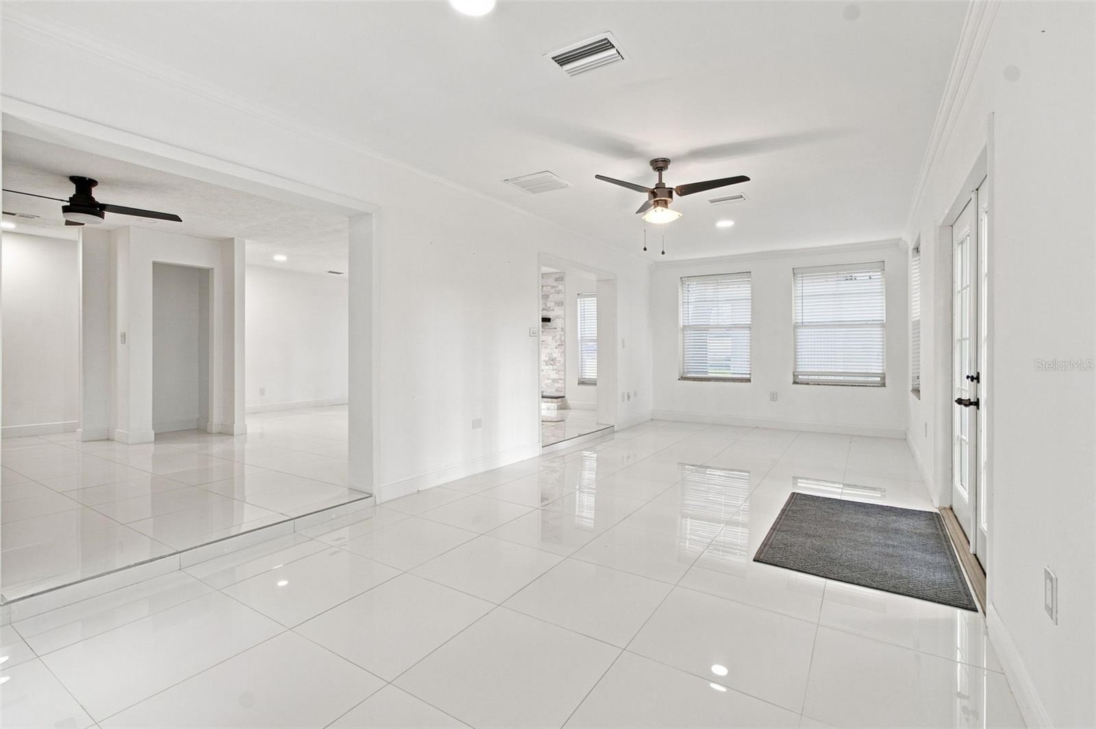 210 LAKE HOBBS RD