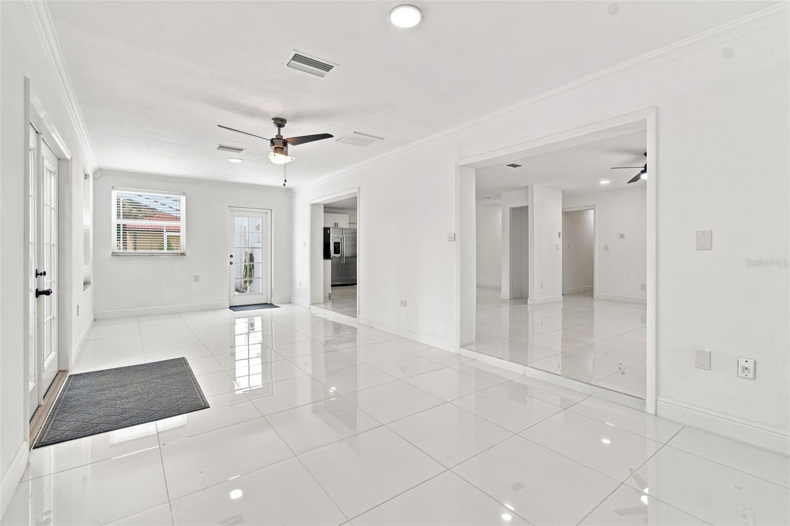 210 LAKE HOBBS RD