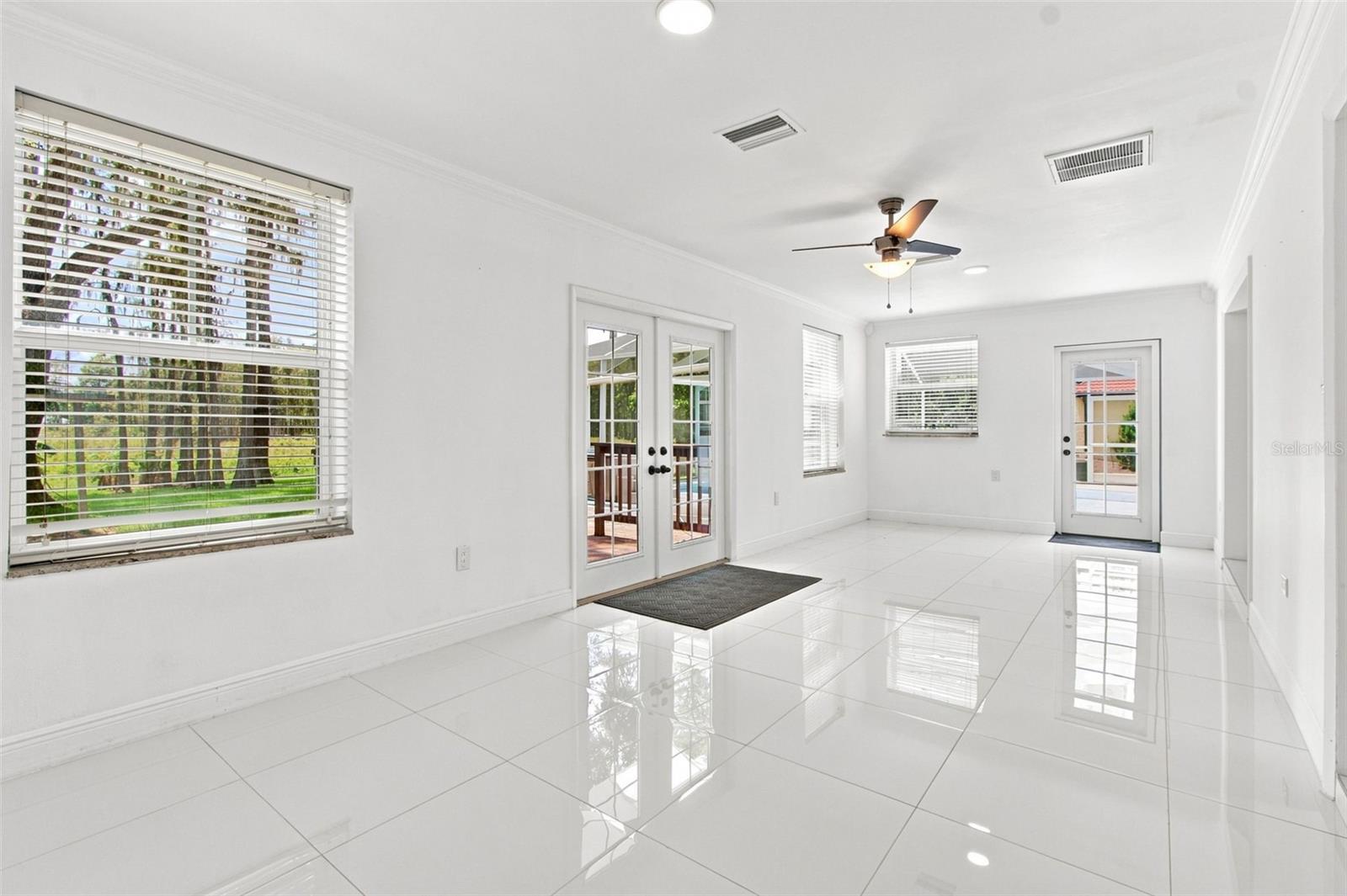 210 LAKE HOBBS RD