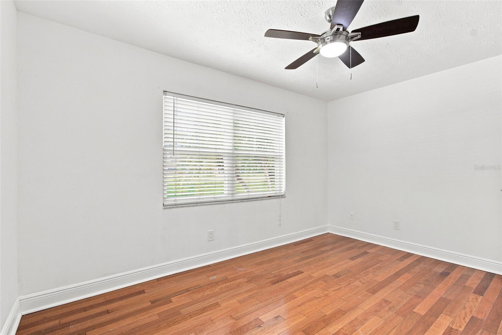 210 LAKE HOBBS RD