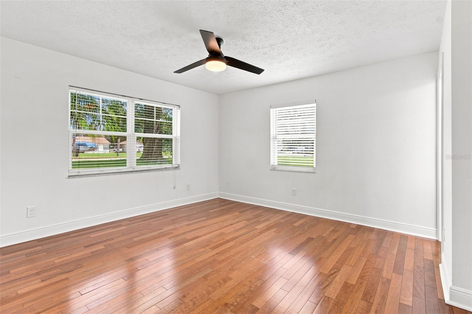 210 LAKE HOBBS RD