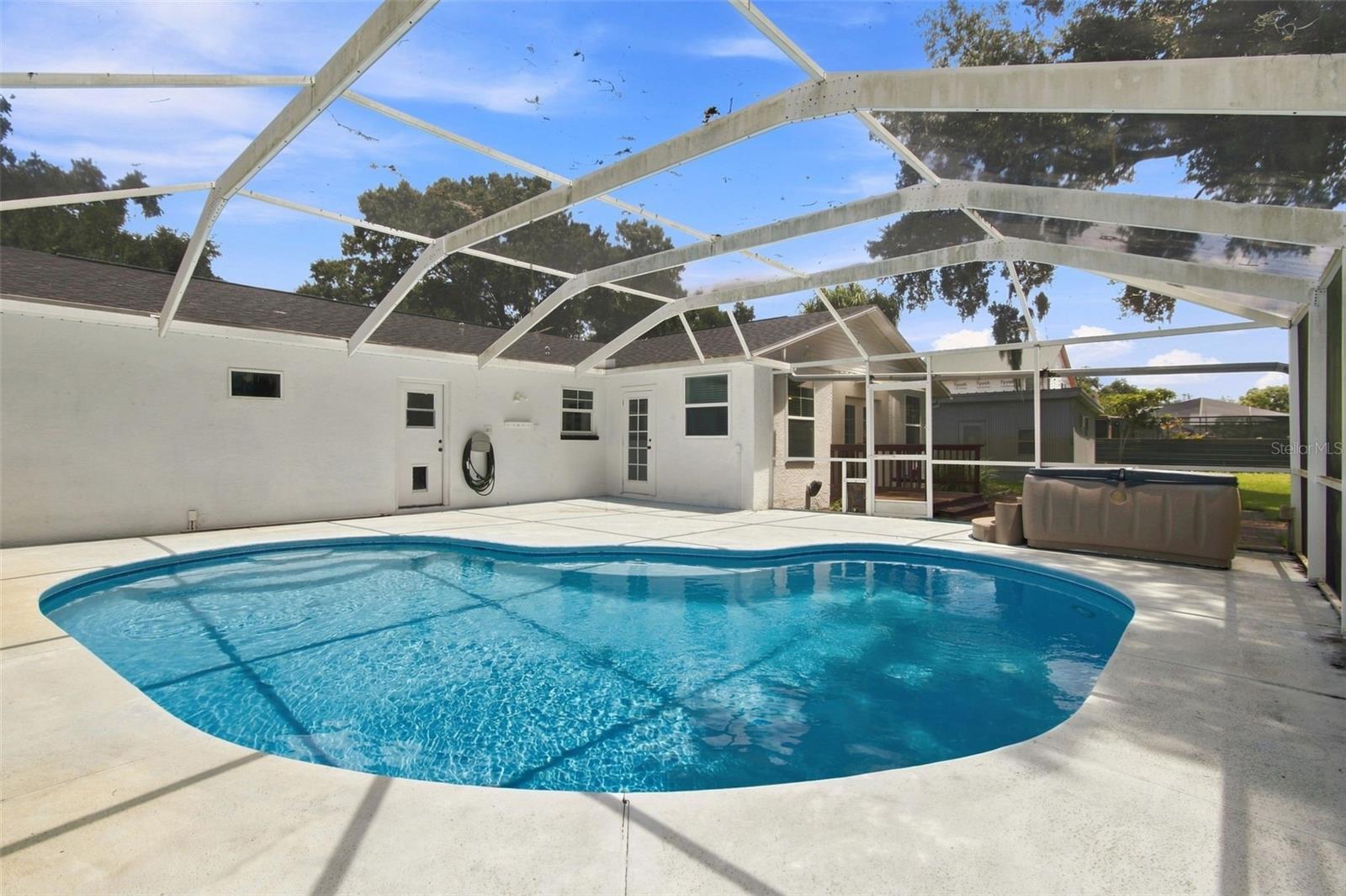 210 LAKE HOBBS RD
