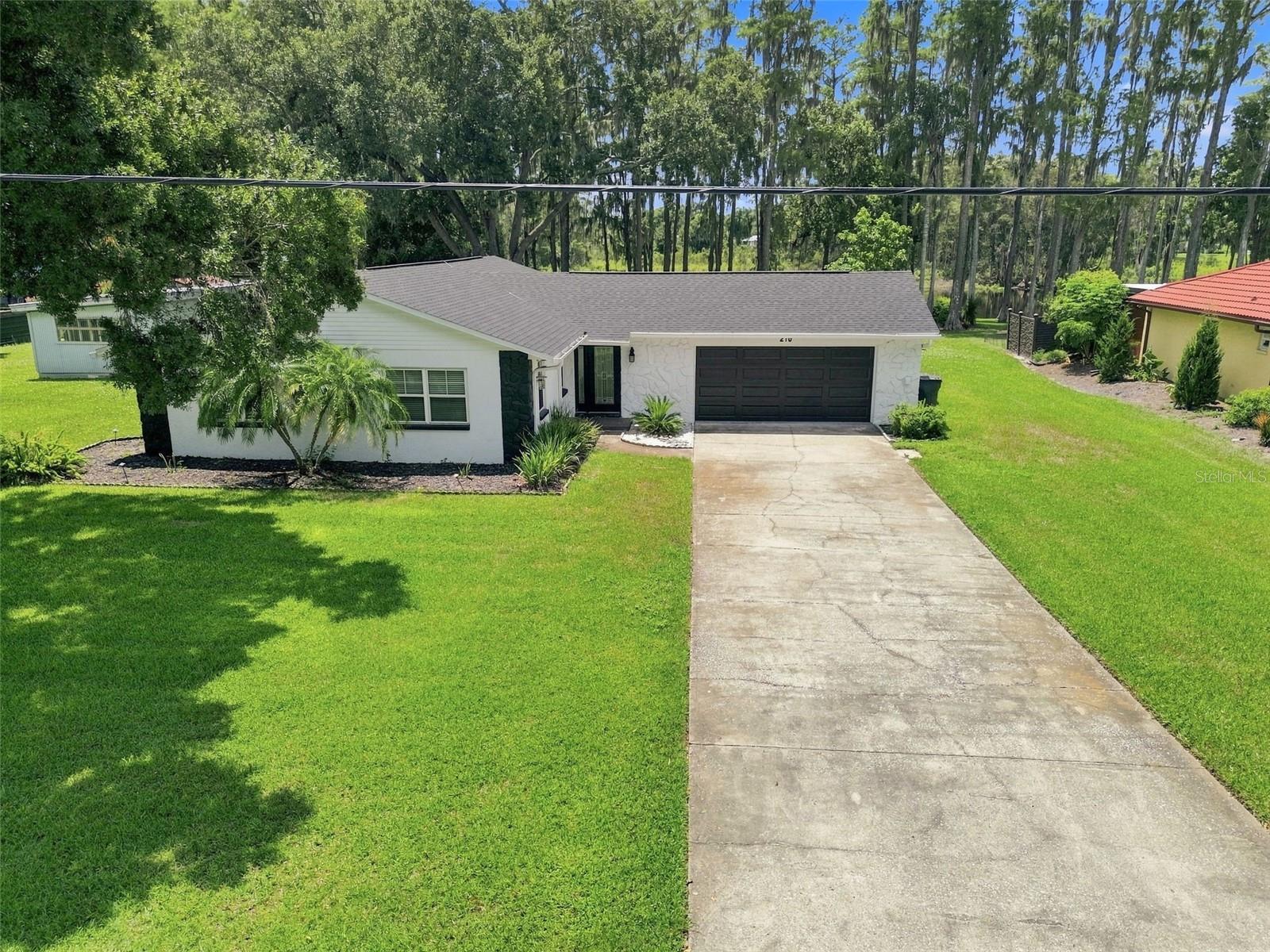210 LAKE HOBBS RD