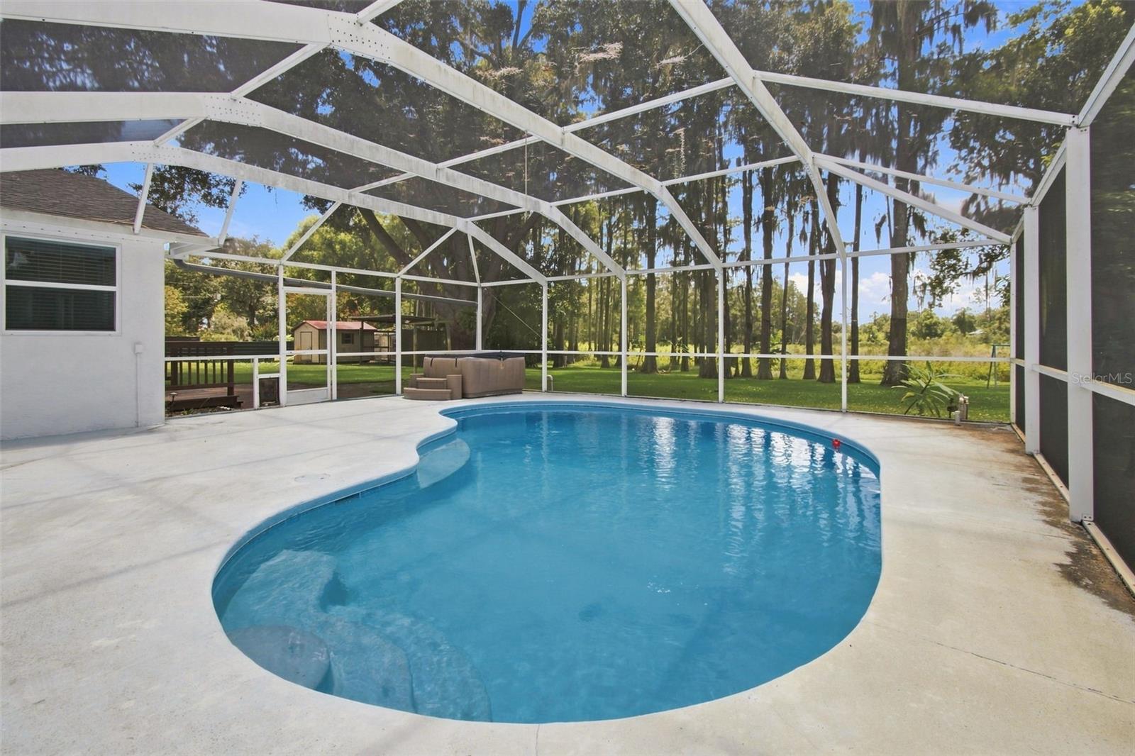 210 LAKE HOBBS RD