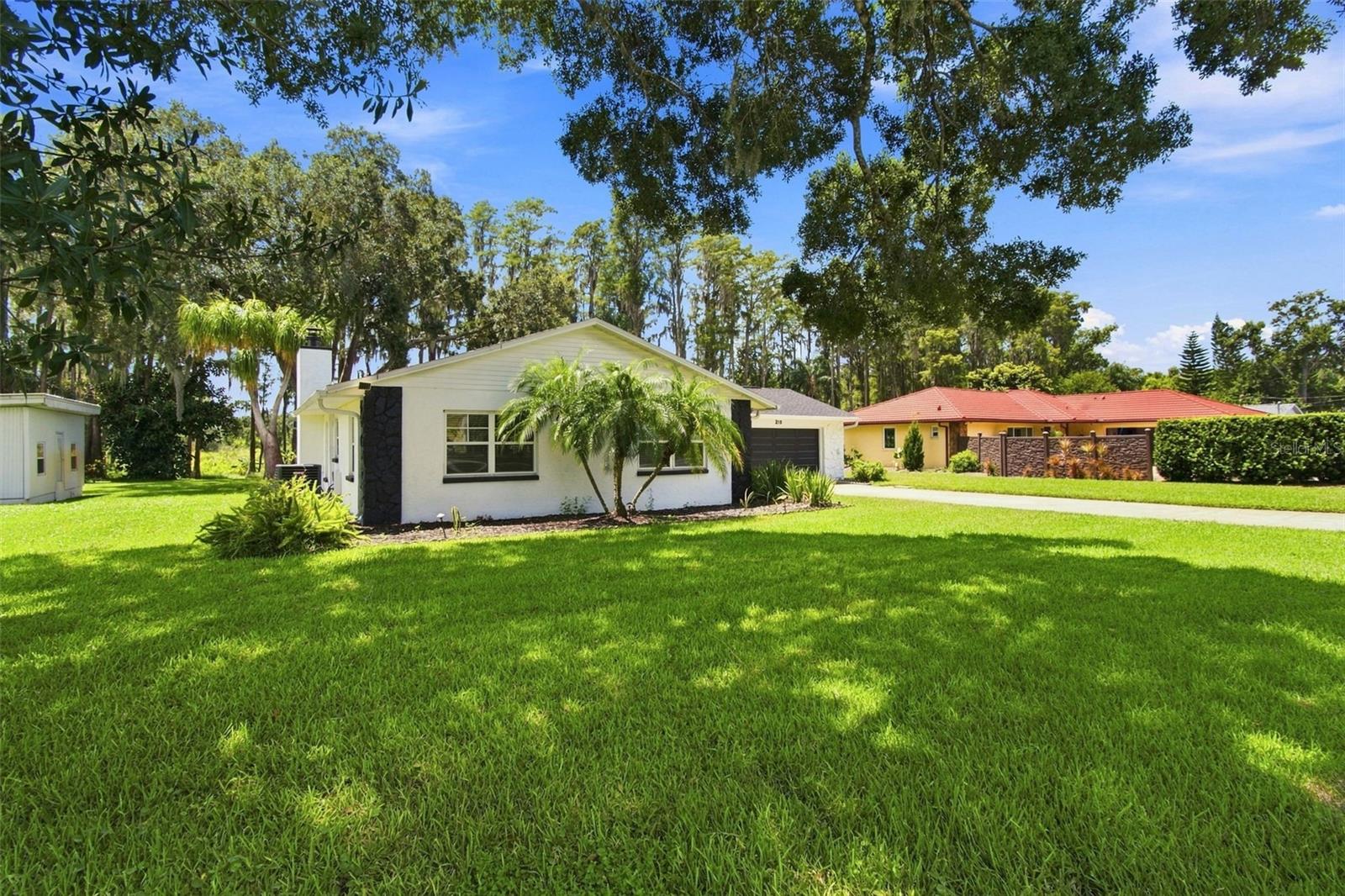 210 LAKE HOBBS RD
