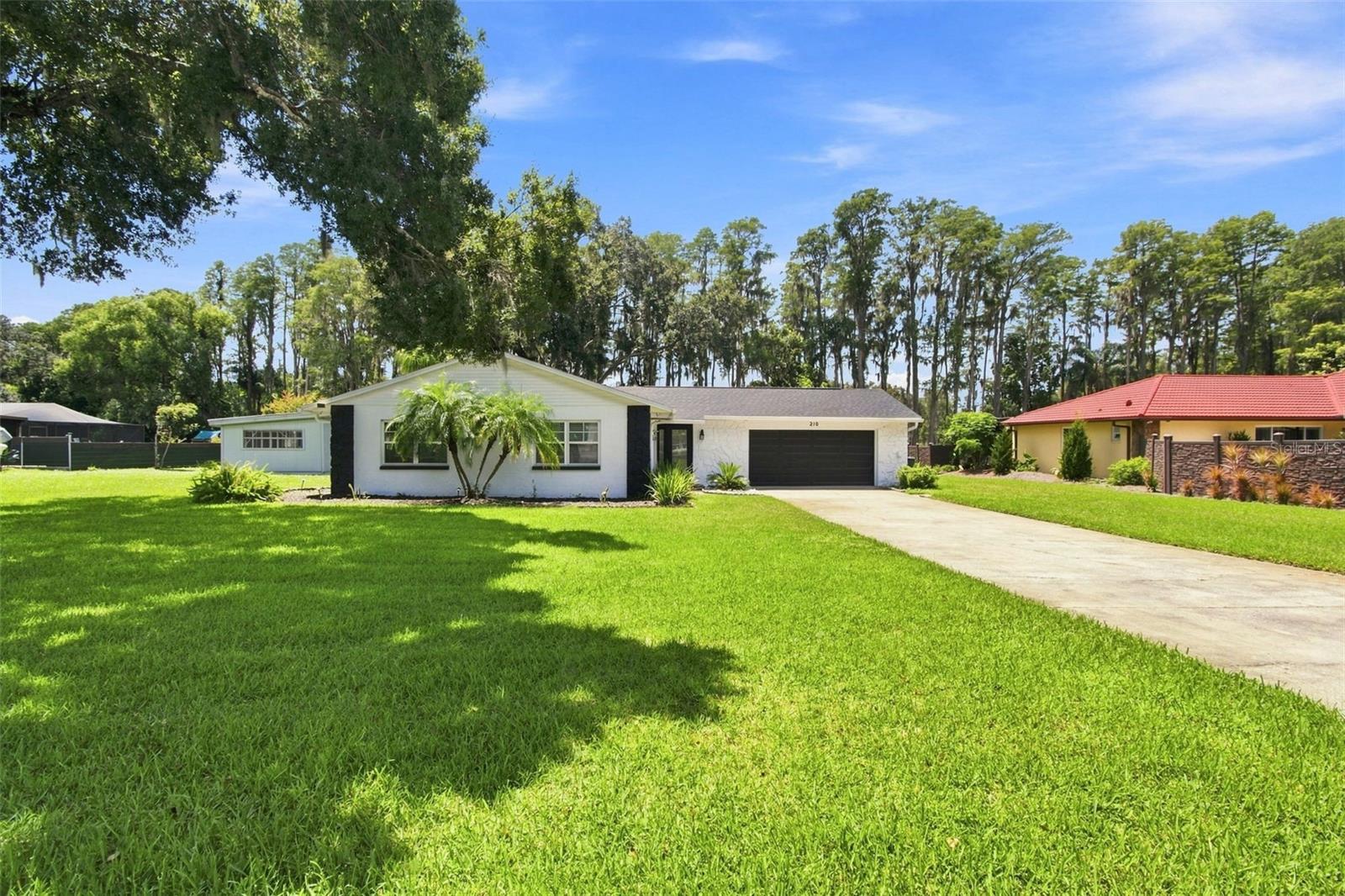 210 LAKE HOBBS RD