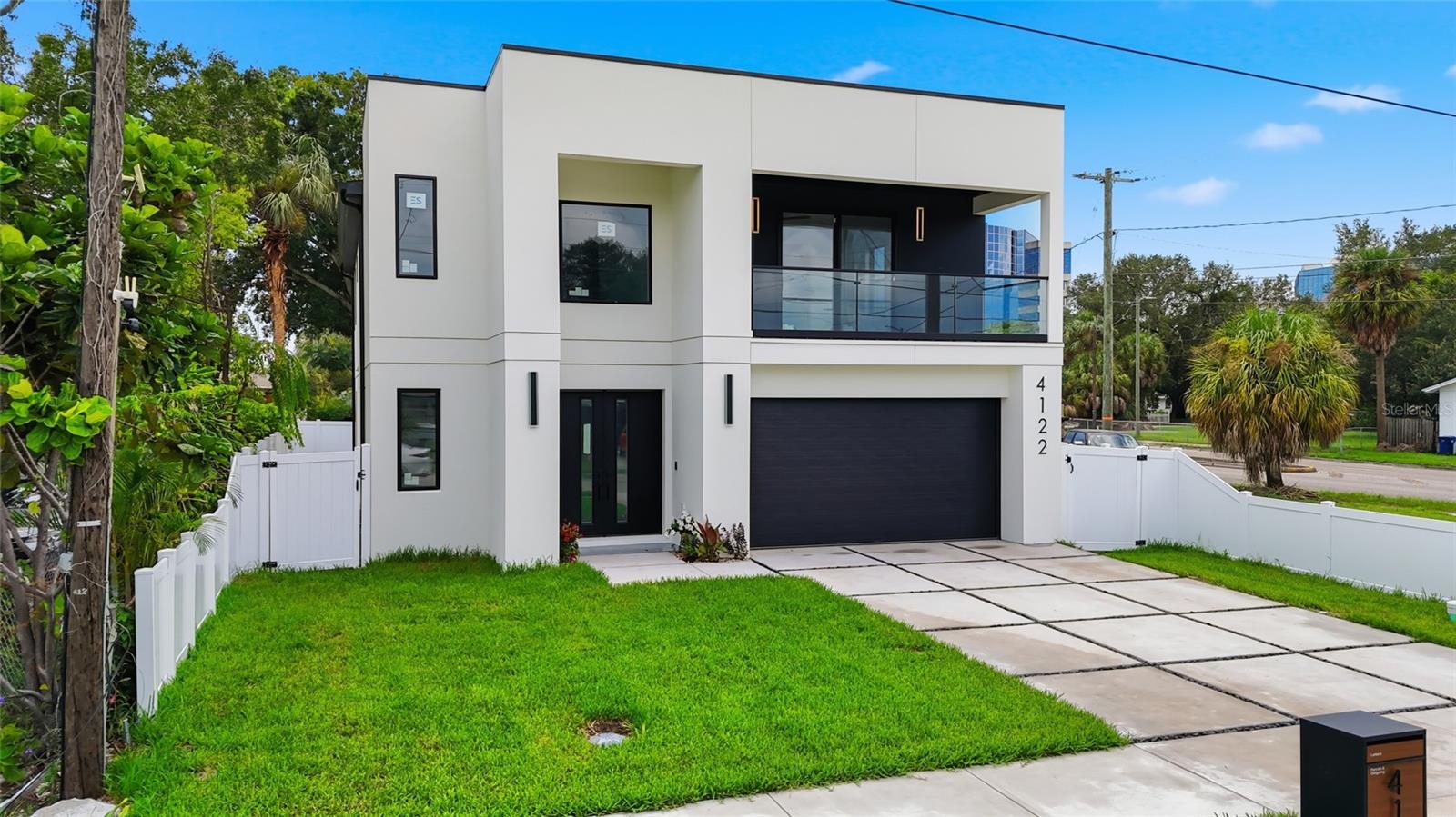 4122 W NASSAU ST