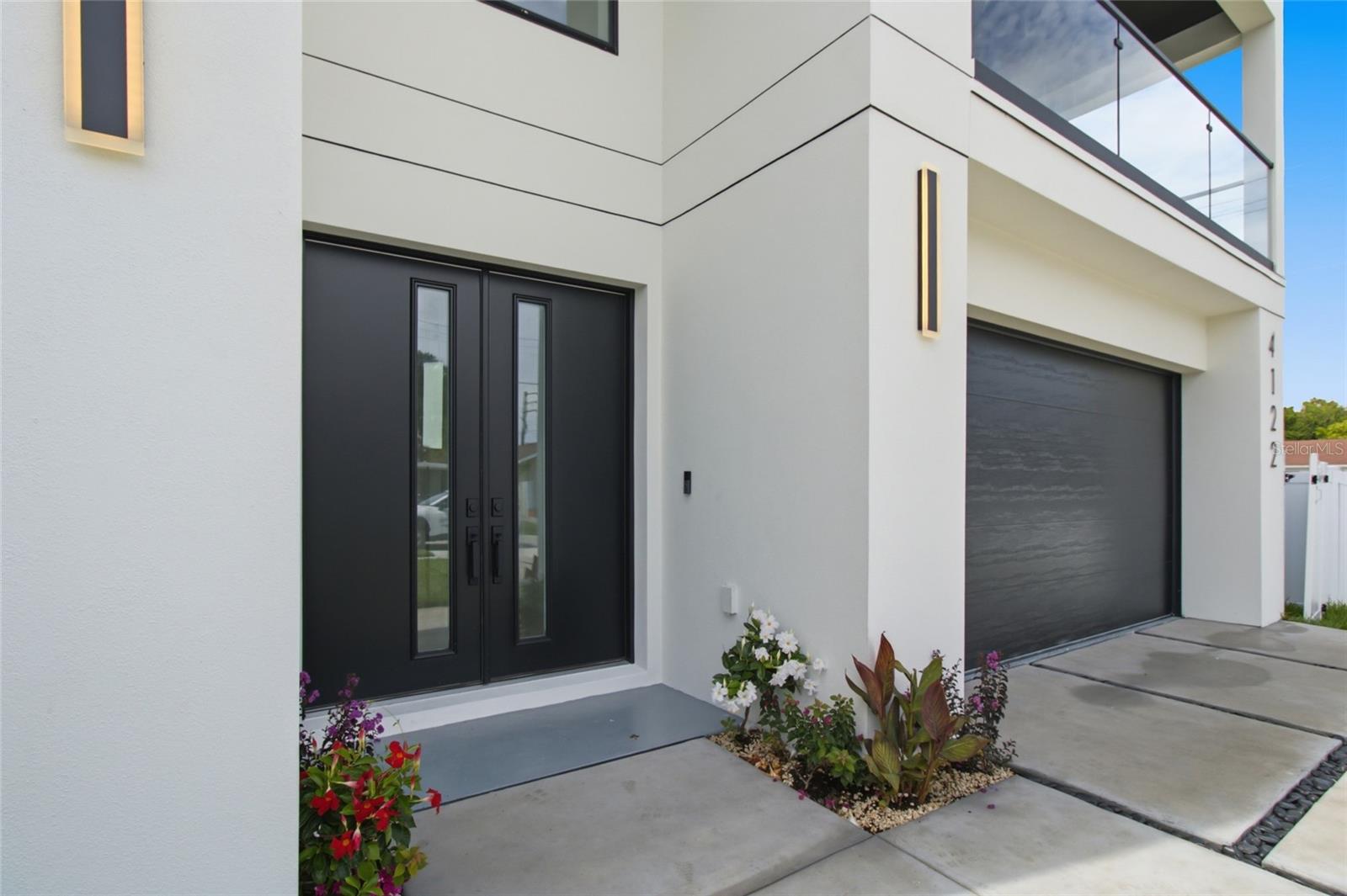 4122 W NASSAU ST