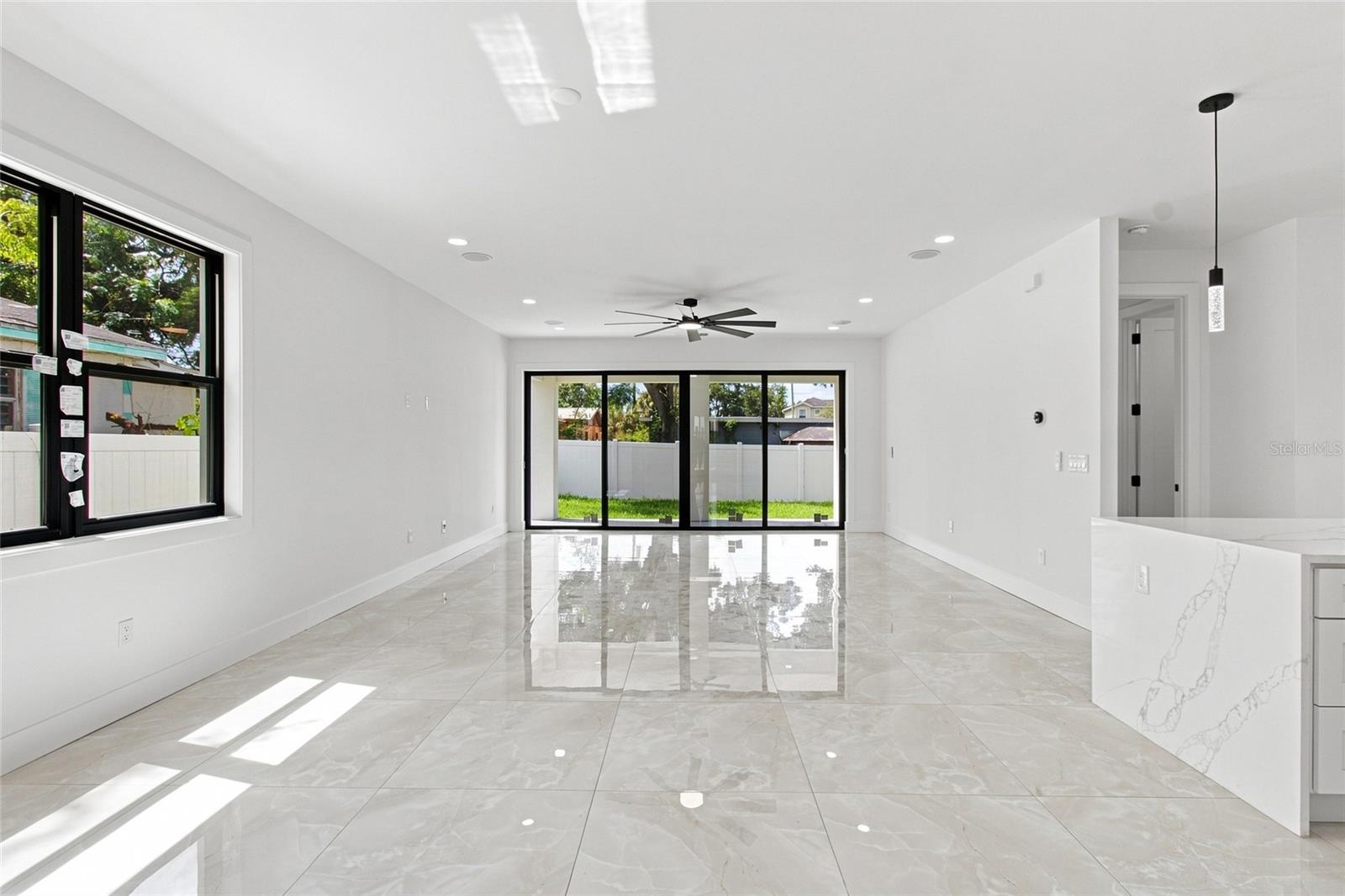 4122 W NASSAU ST