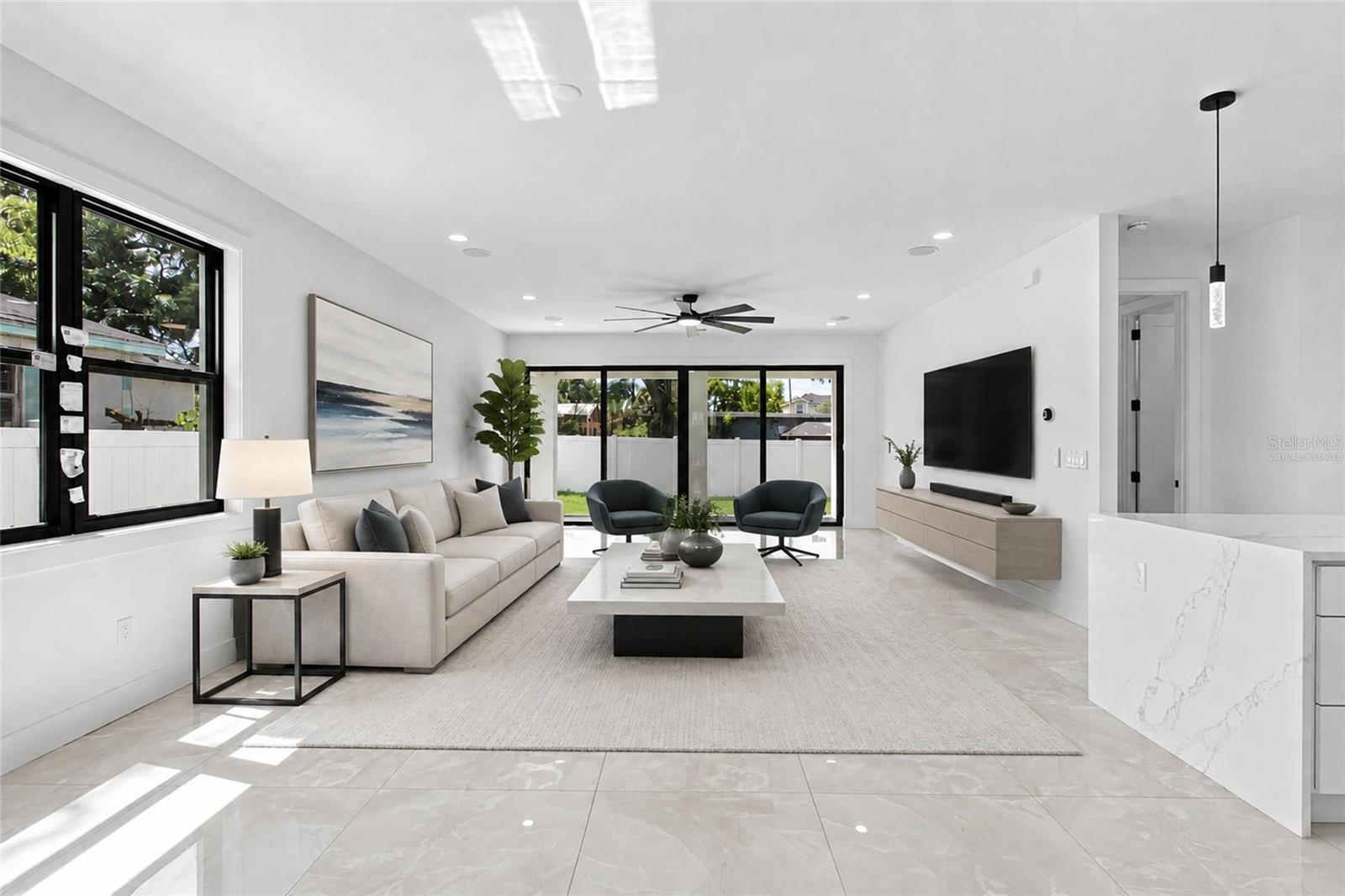 4122 W NASSAU ST