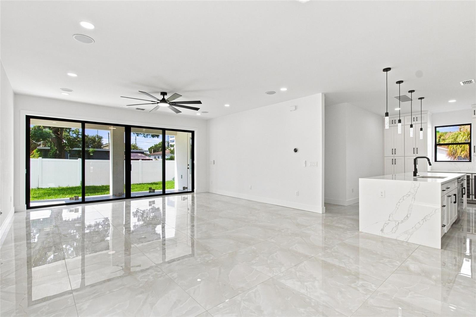 4122 W NASSAU ST