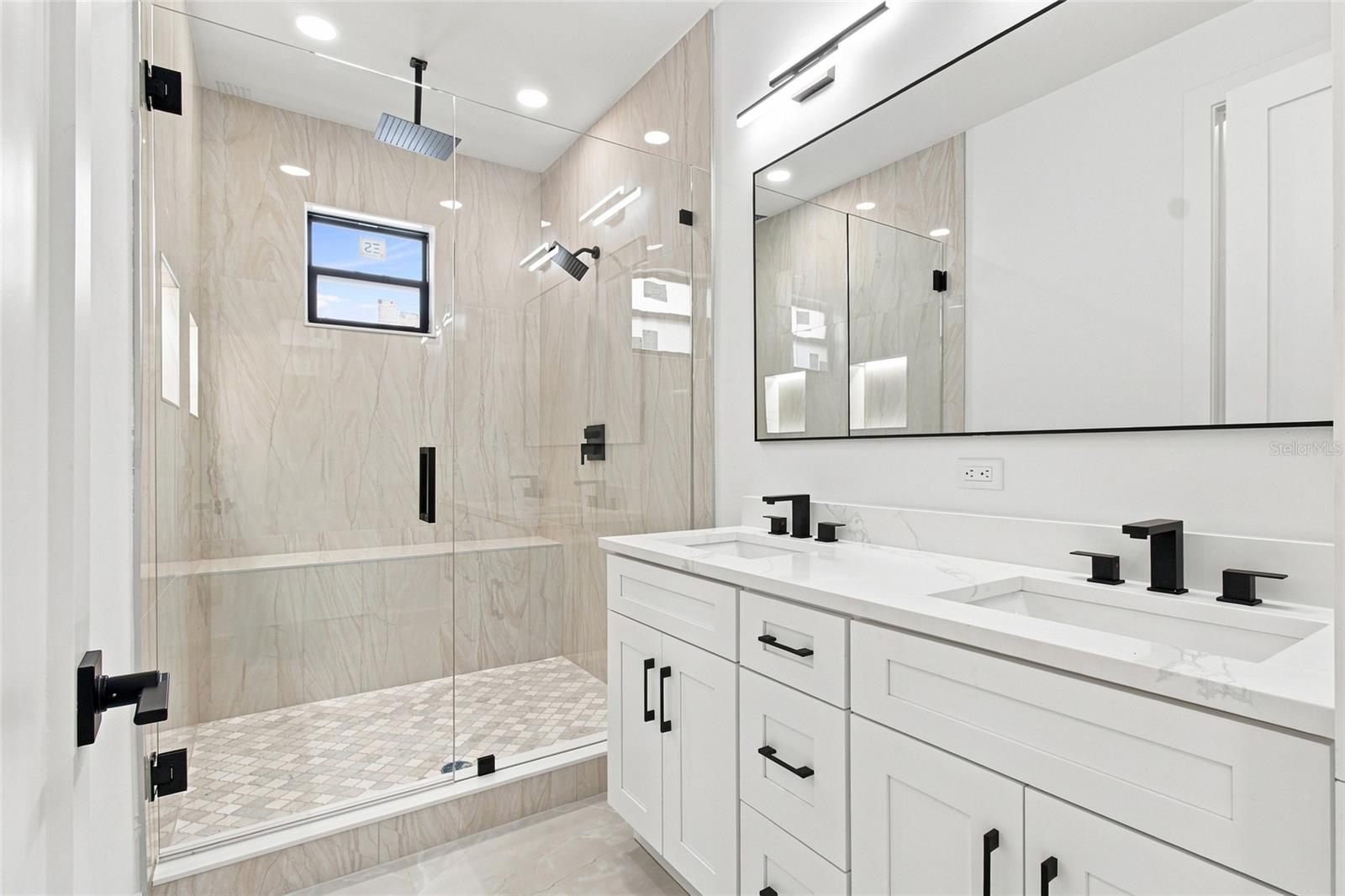 4122 W NASSAU ST
