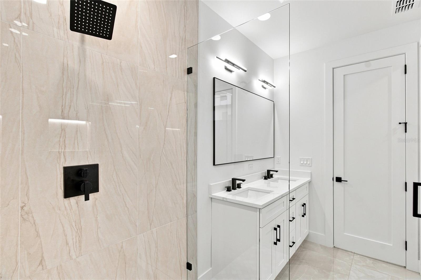 4122 W NASSAU ST