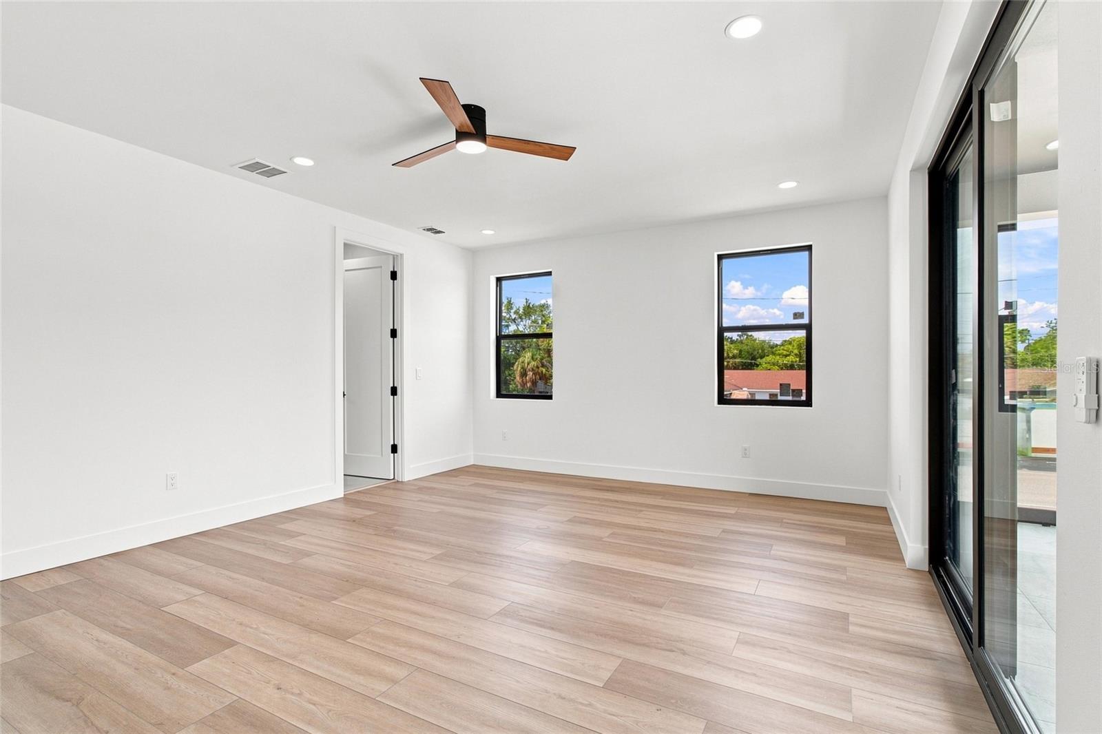 4122 W NASSAU ST