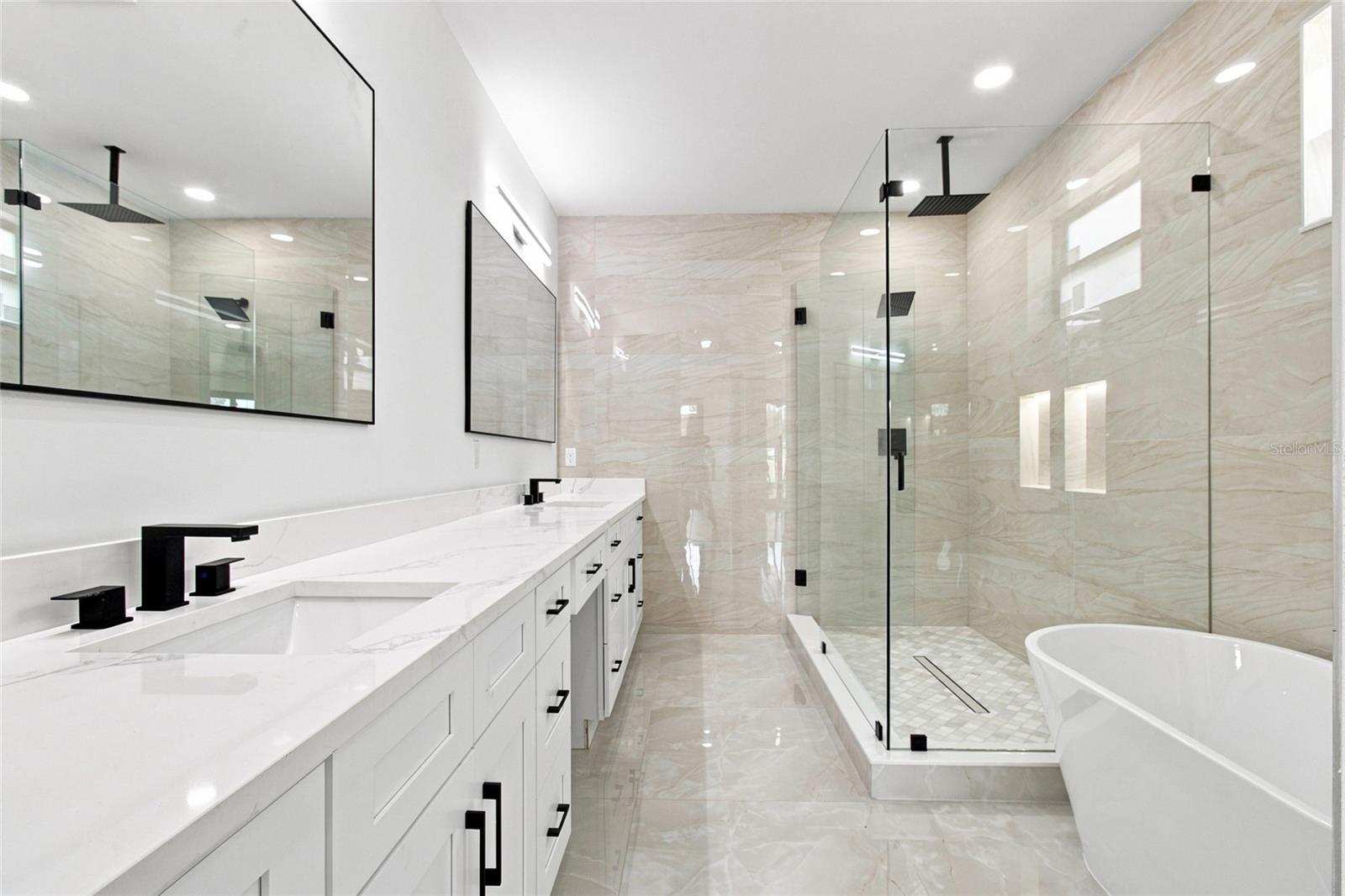 4122 W NASSAU ST