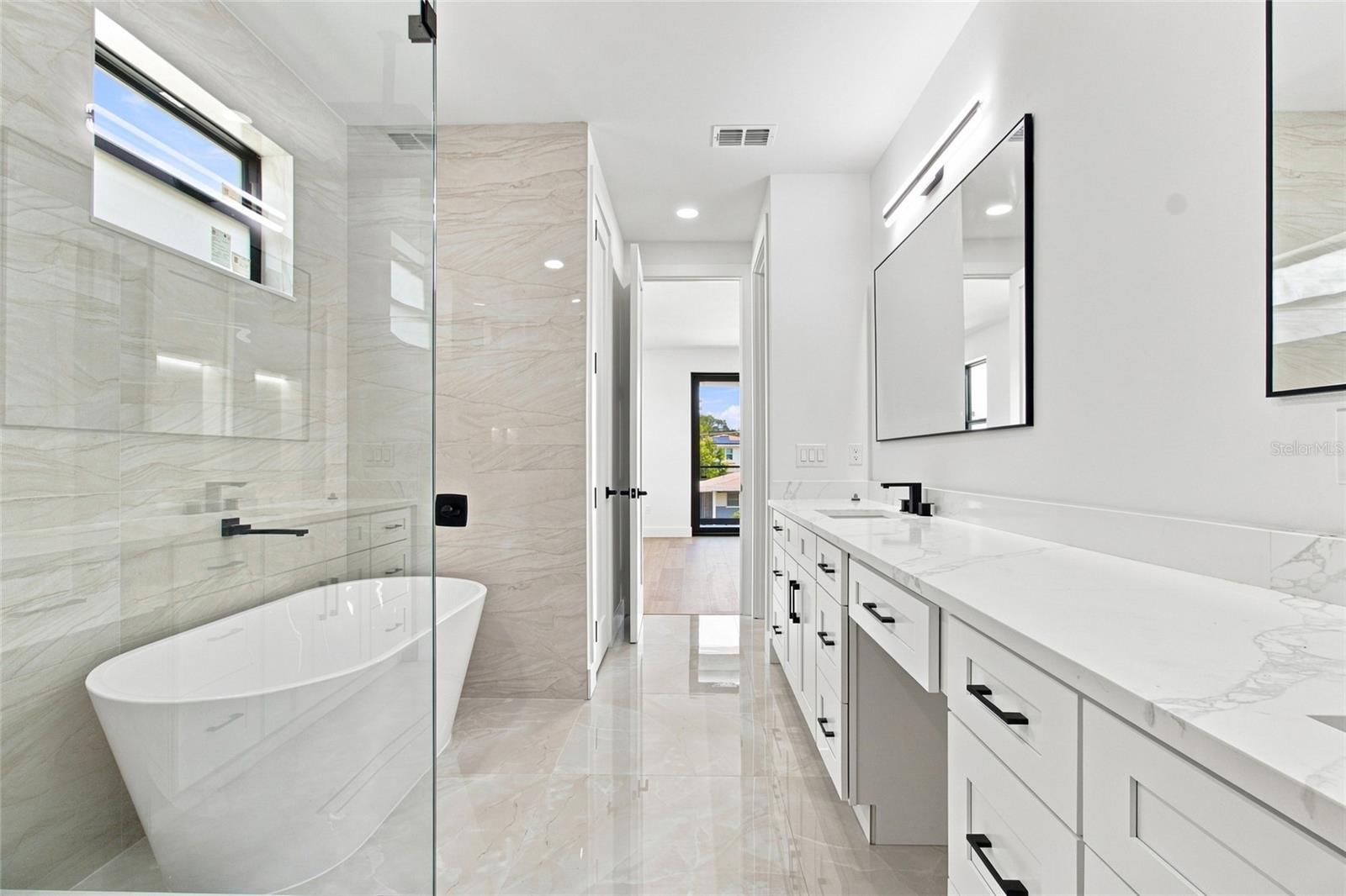 4122 W NASSAU ST