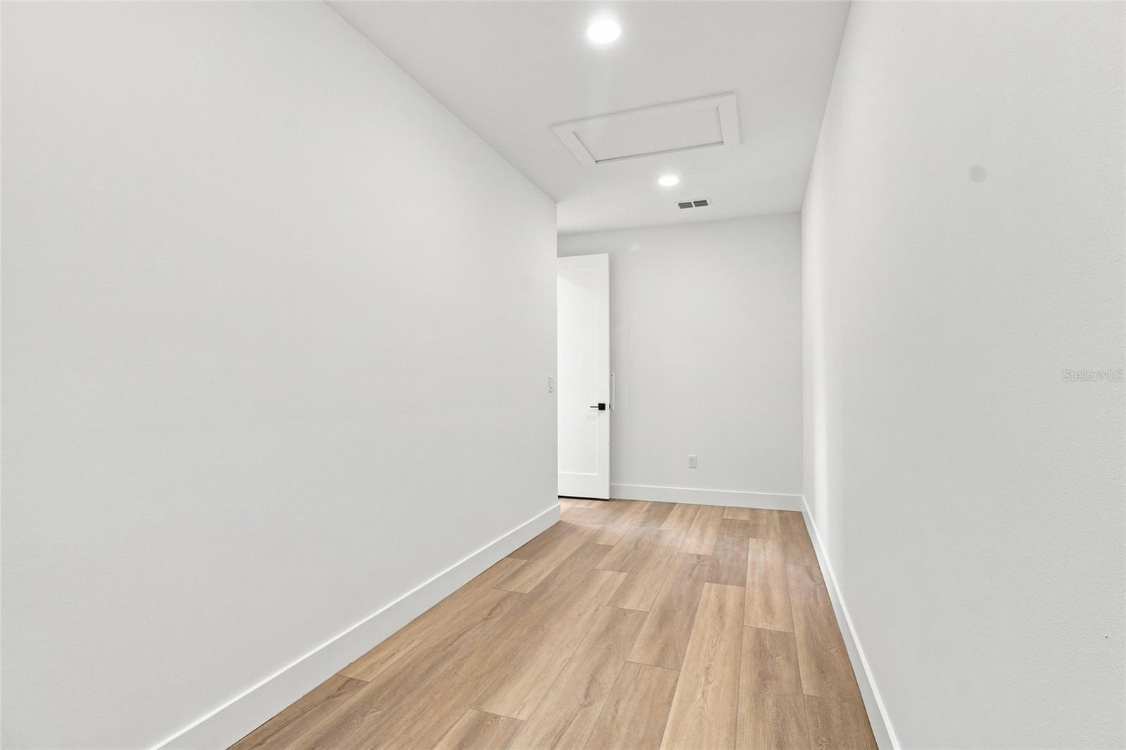 4122 W NASSAU ST