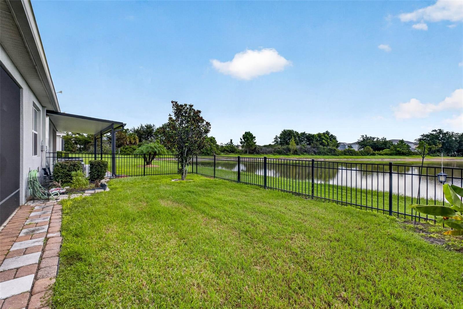 7460 STONEBROOK CIR
