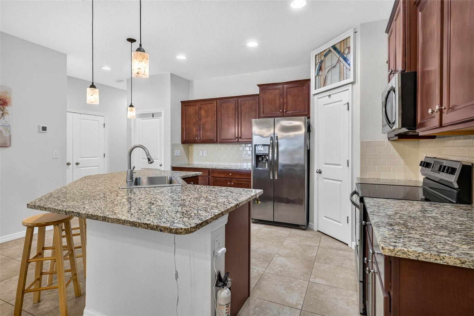 7460 STONEBROOK CIR