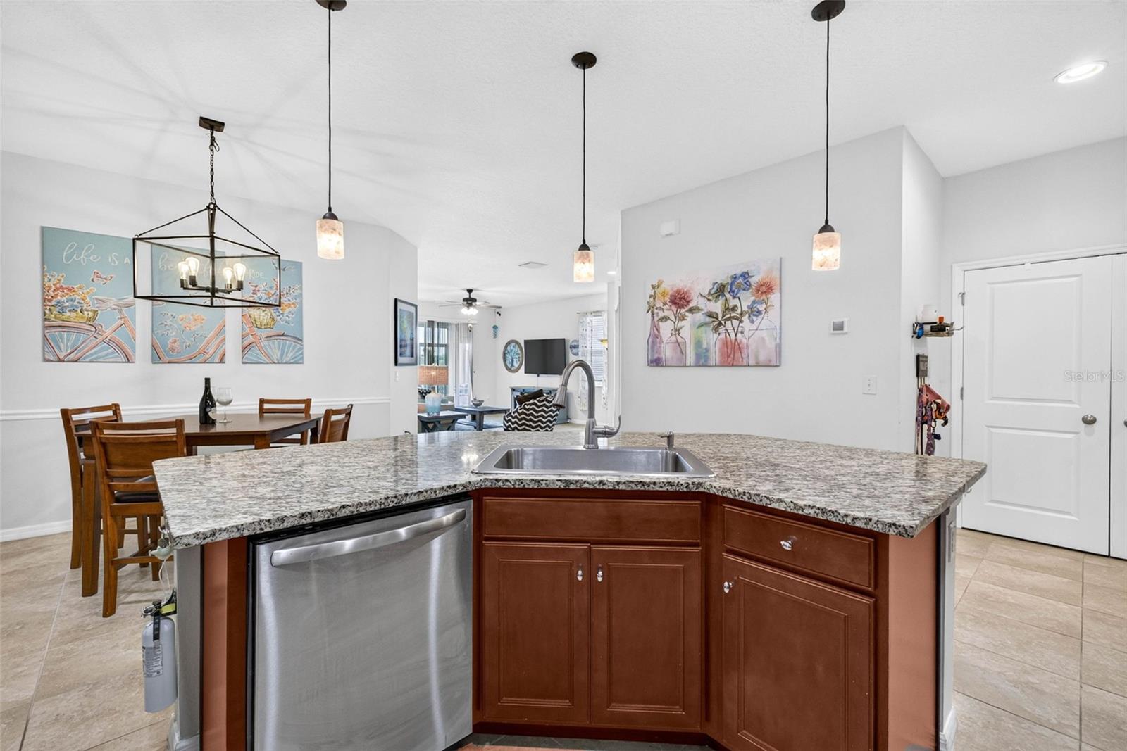 7460 STONEBROOK CIR