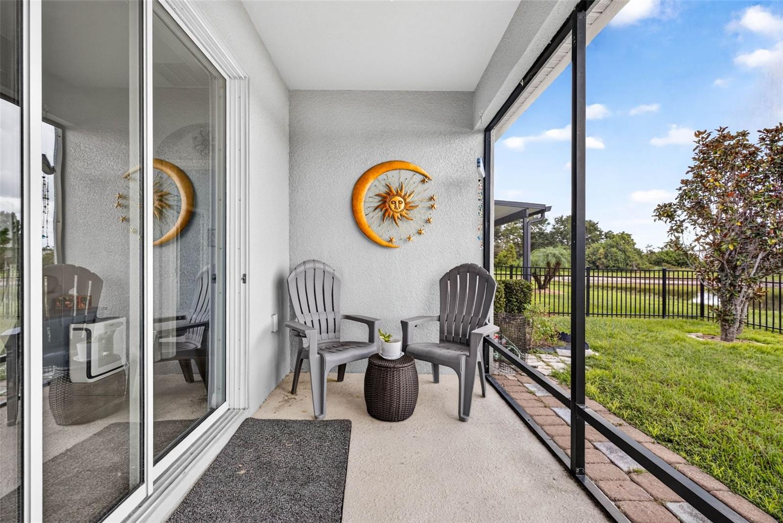 7460 STONEBROOK CIR