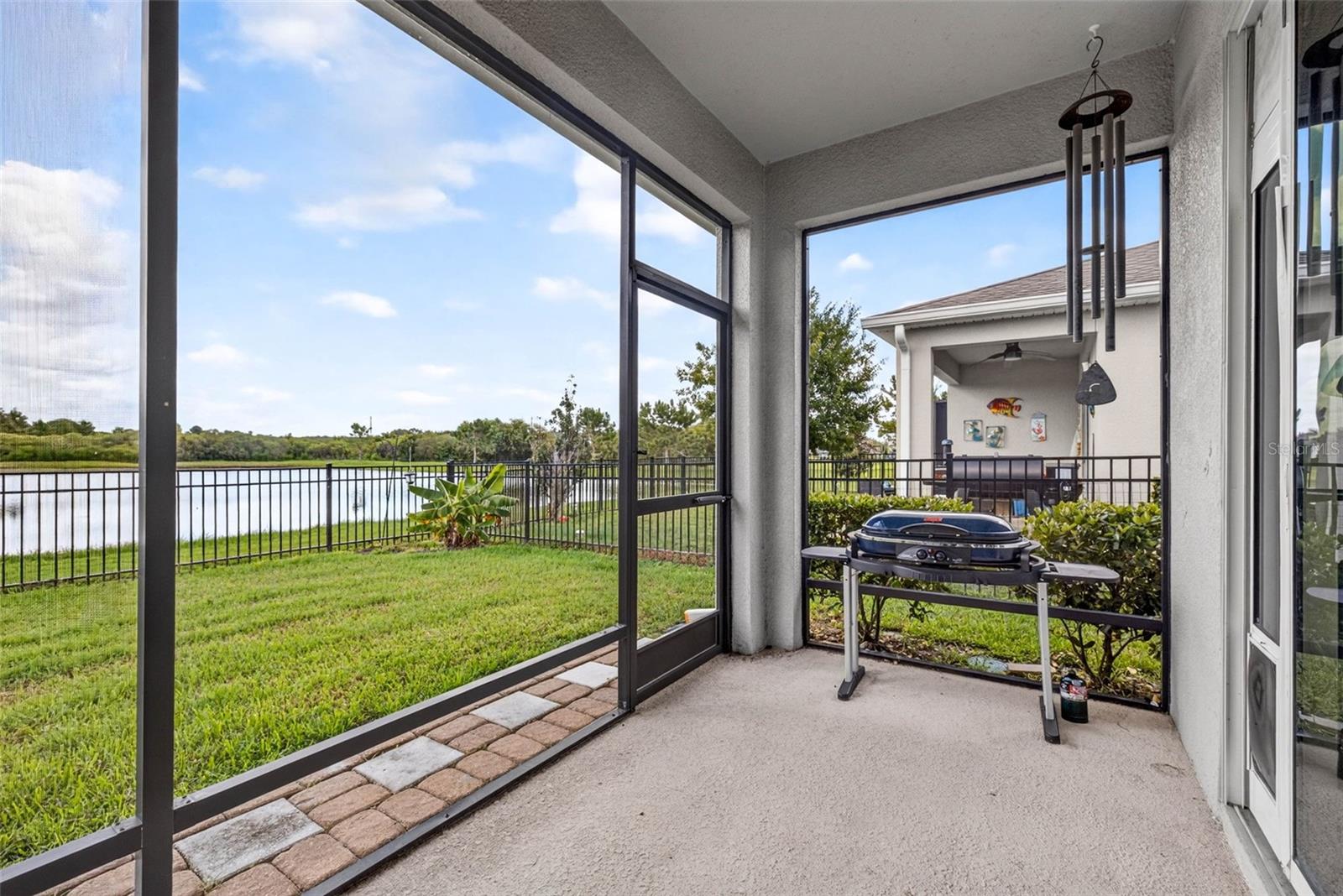 7460 STONEBROOK CIR