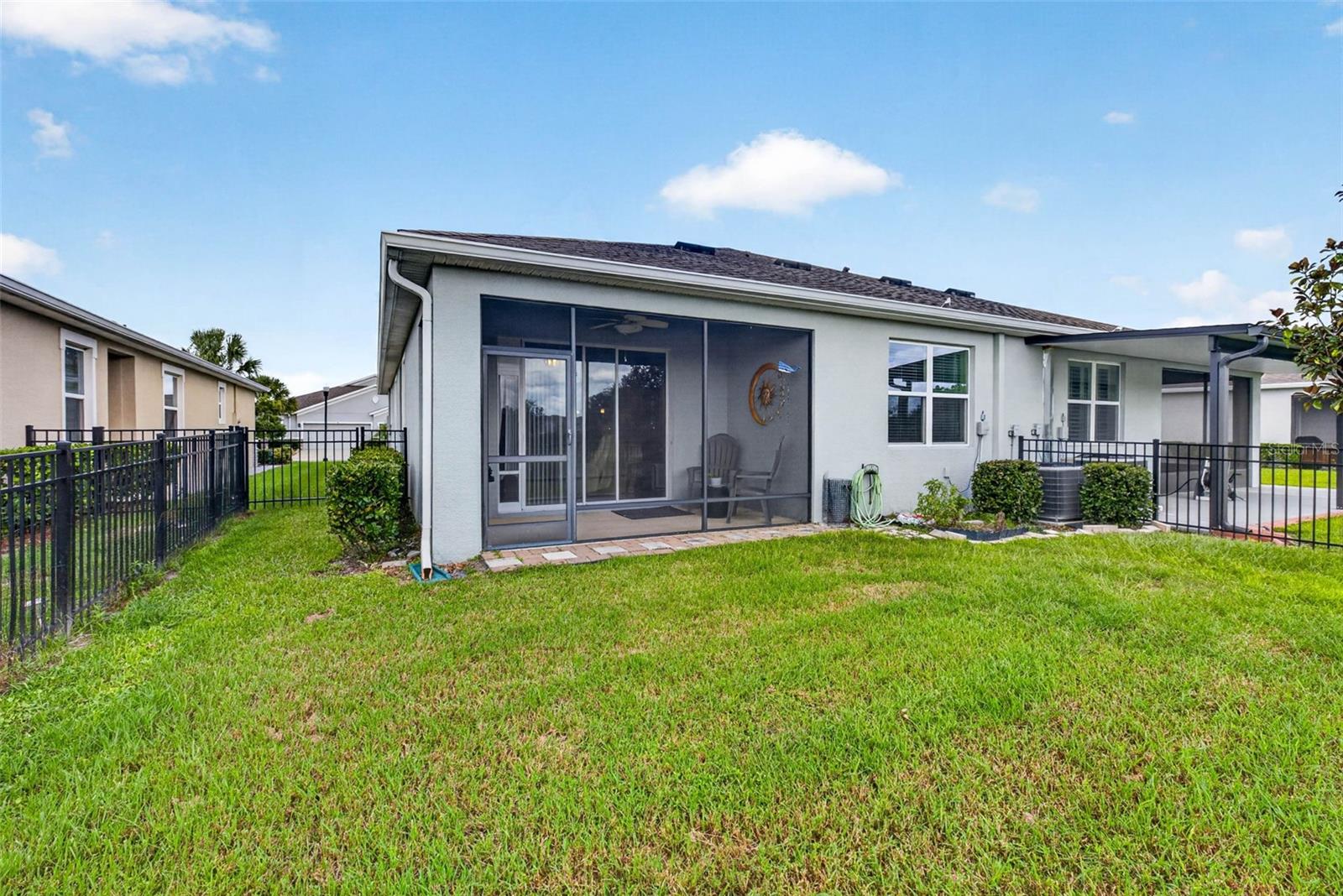7460 STONEBROOK CIR
