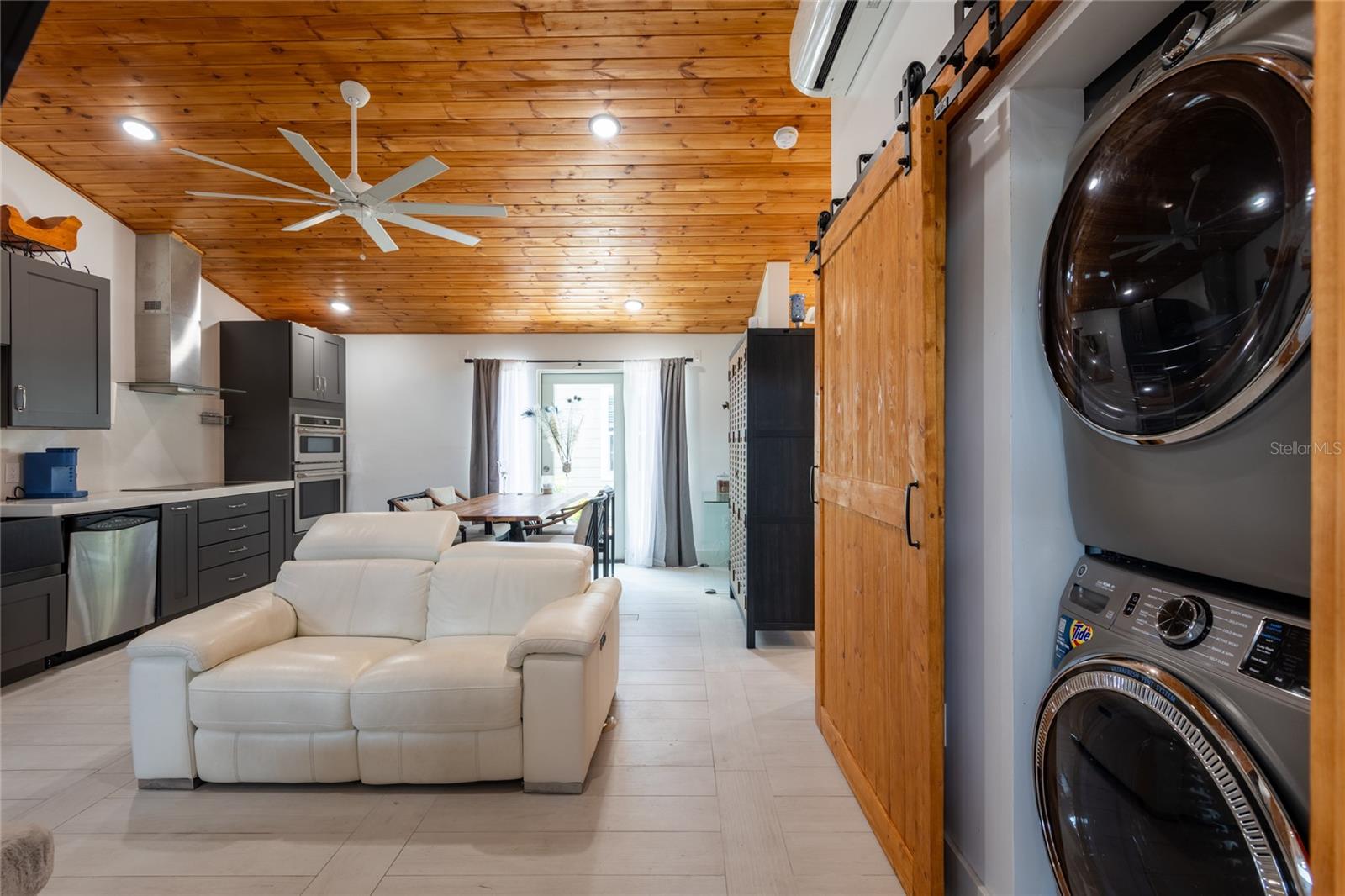 6757 AMANDA VISTA CIR