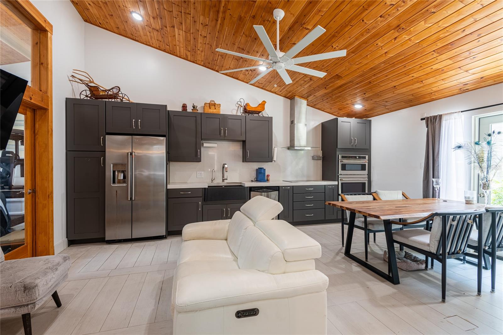 6757 AMANDA VISTA CIR
