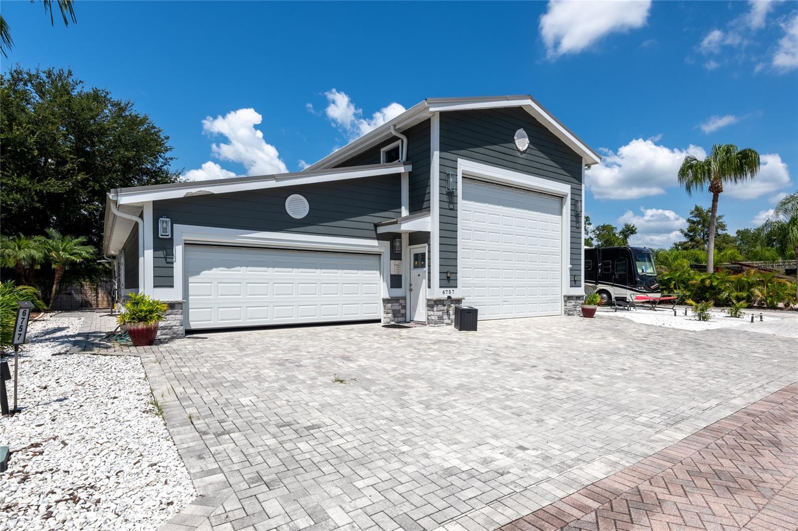 6757 AMANDA VISTA CIR