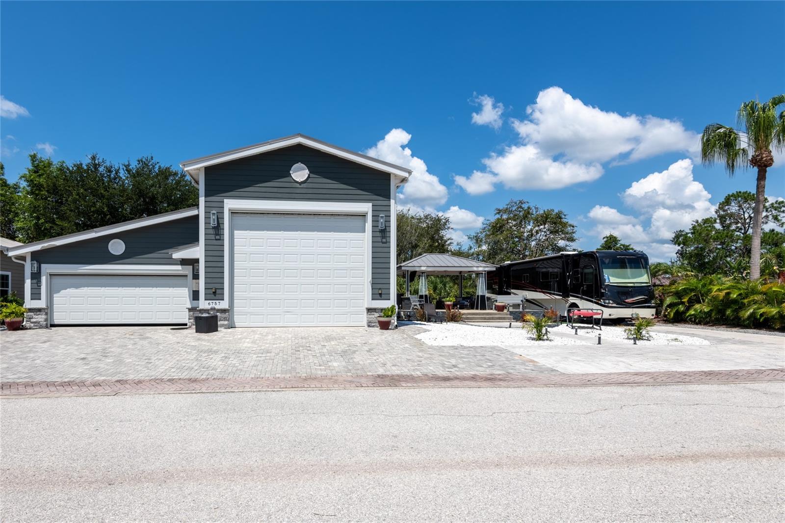 6757 AMANDA VISTA CIR